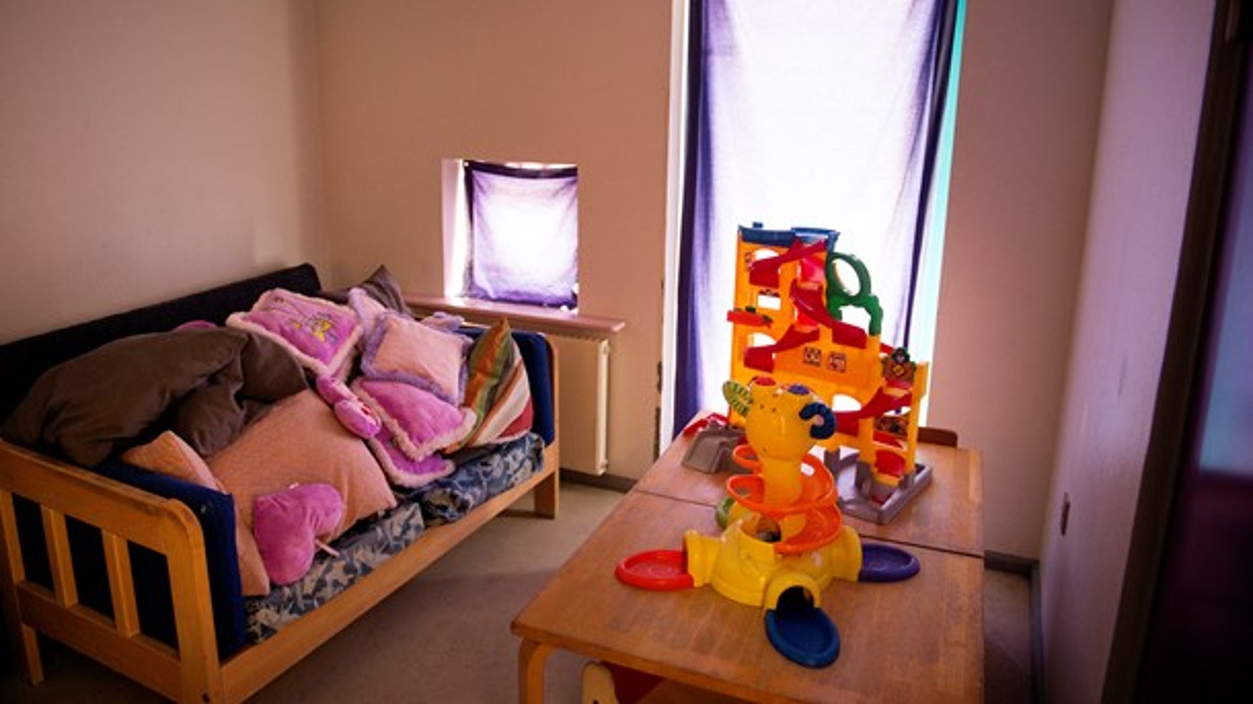 Vi har set&nbsp;utallige eksempler på, at ejerne af opholds- og bosteder tjener millioner på at drive tilbud for blandt andet nogle af samfundets svageste børn og unge, skriver debattører.&nbsp;