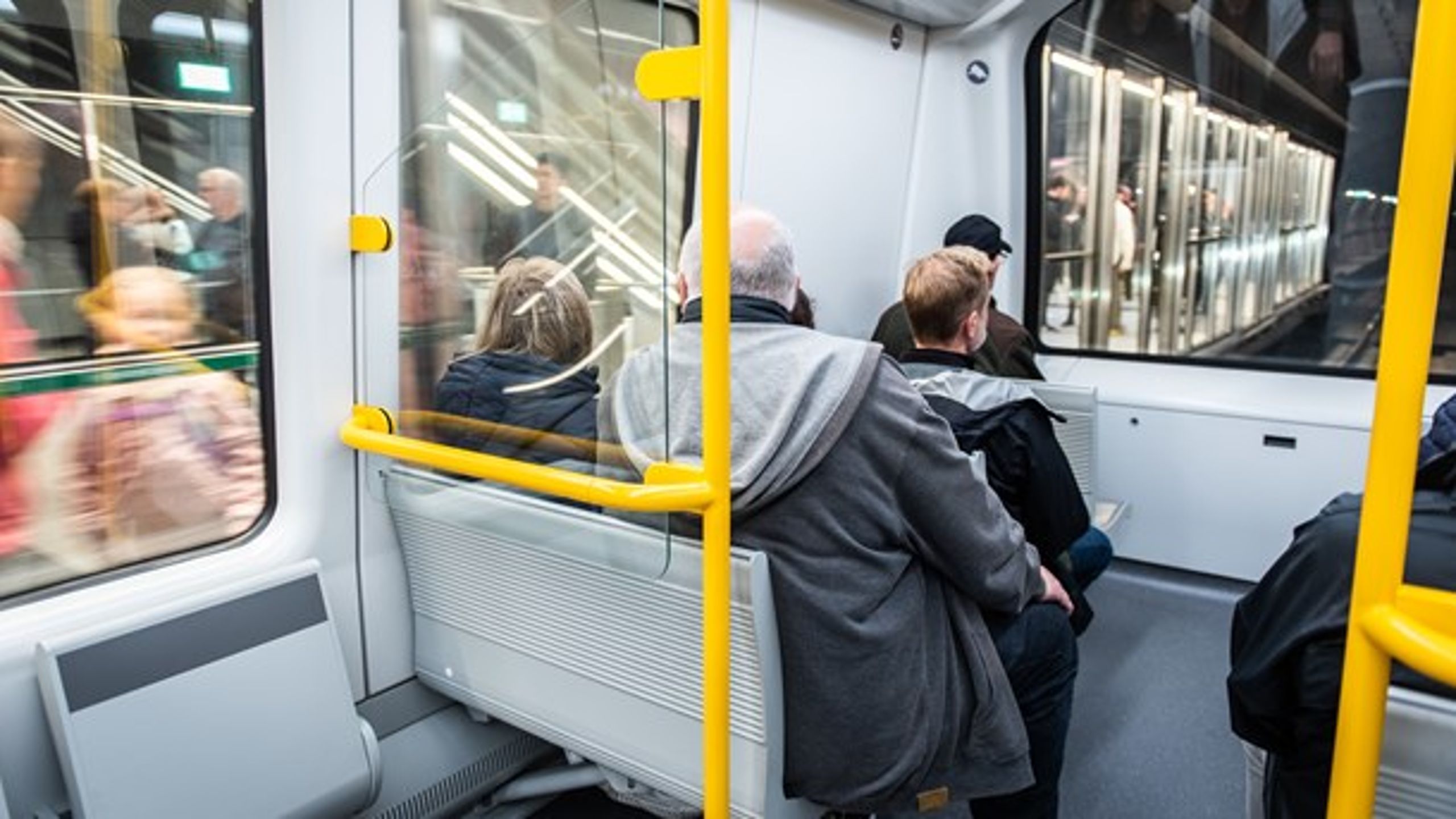 &nbsp;Når det drejer sig om den kollektive trafik, er mange stadig skræmt, skriver&nbsp;Anders Dybdal og Louise Gramstrup.&nbsp;