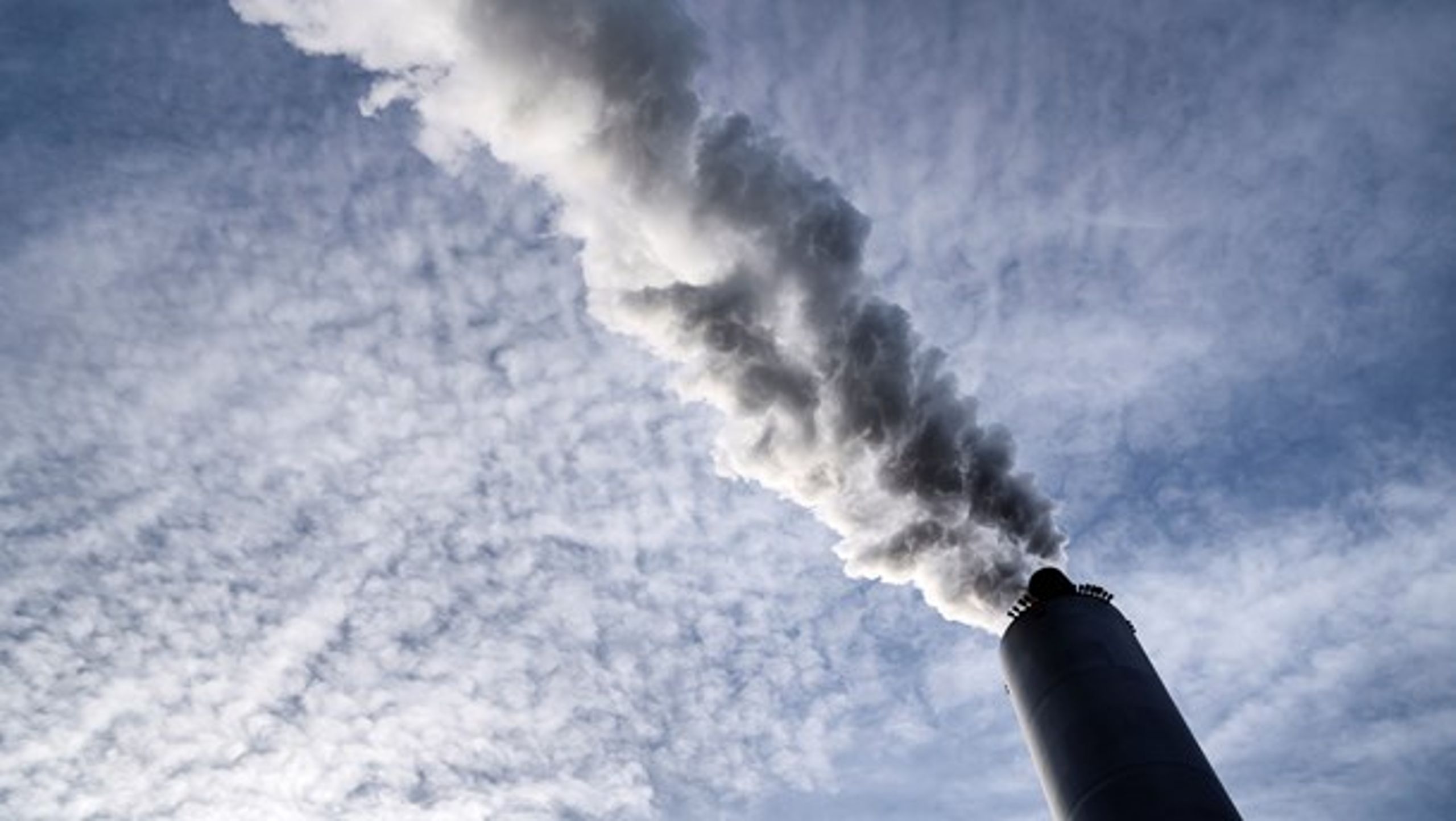 Fjernvarmens brug af&nbsp;fossile brændsler skal udfases, og det&nbsp;betyder, at&nbsp;naturgas skal erstattes med grøn gas, mener Dansk Fjernvarme og&nbsp;Evida.