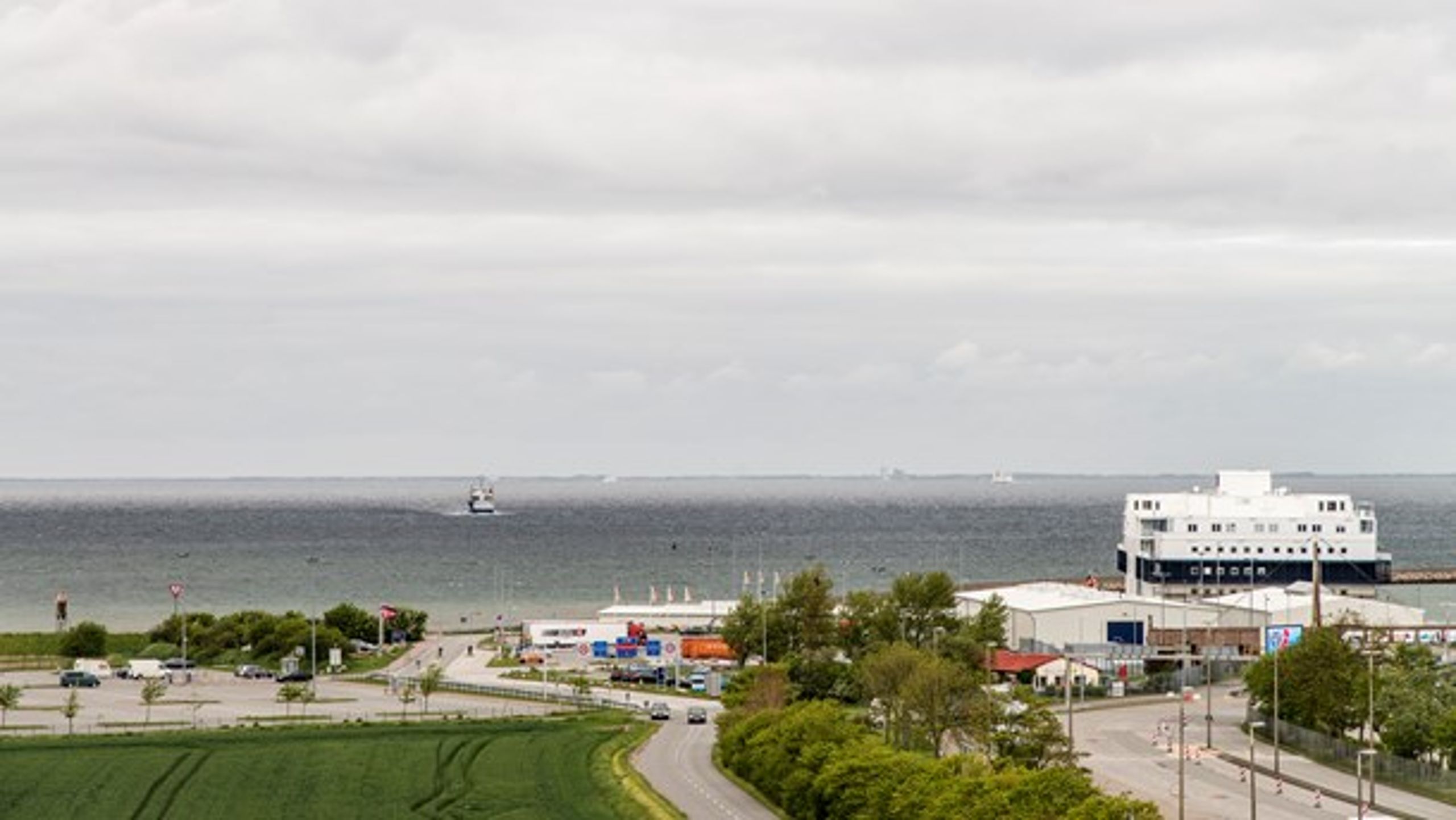 Femern Bælt-forbindelsen bliver en 18 kilometer lang tunnel, der skal gå under Femern Bælt og forbinde Lolland med den tyske ø Femern.&nbsp;