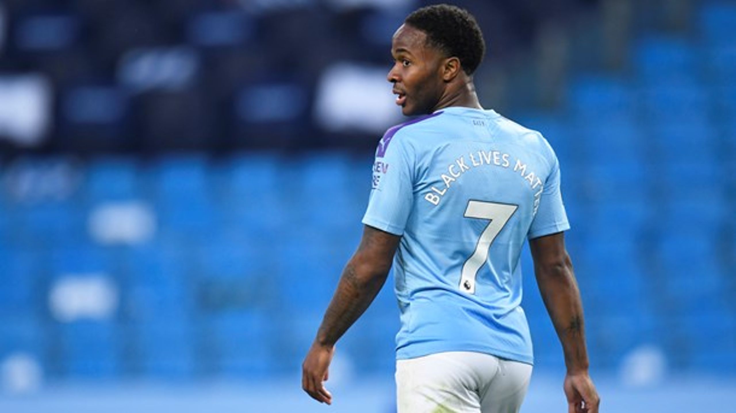 Mens fodboldspillere udviser sympati med Black Lives Matter-bevægelsen, fortsætter kampen for at komme på de landshold, der skal deltage ved VM i Qatar i 2022, skriver&nbsp;Rami Zouzou.&nbsp;