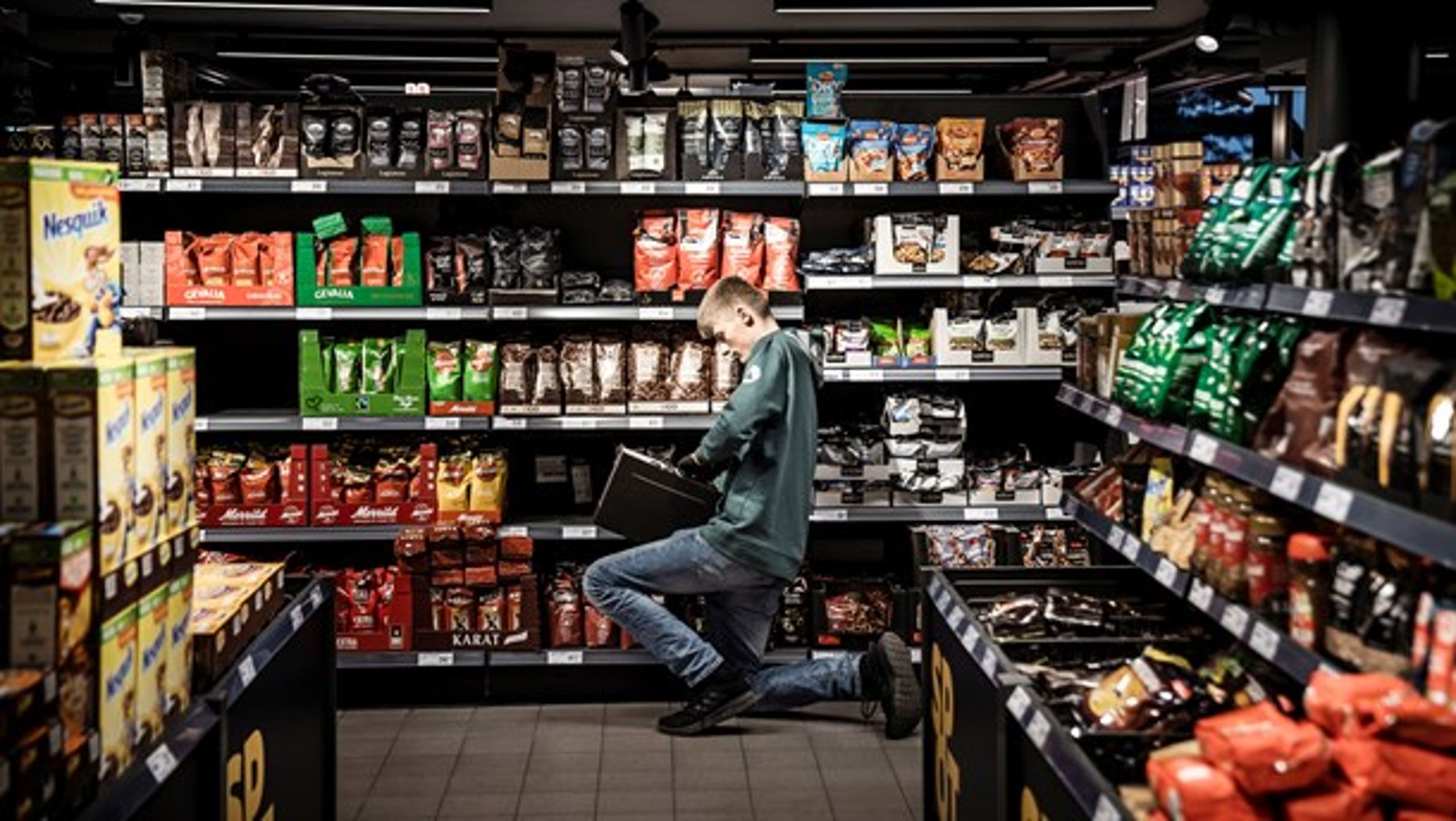 Kun syv procent af de job- og aktivitetsparate virksomhedspraktikanter i detailbranchen er i job i samme branche et år senere, skriver FH, 3F og HK Danmark.