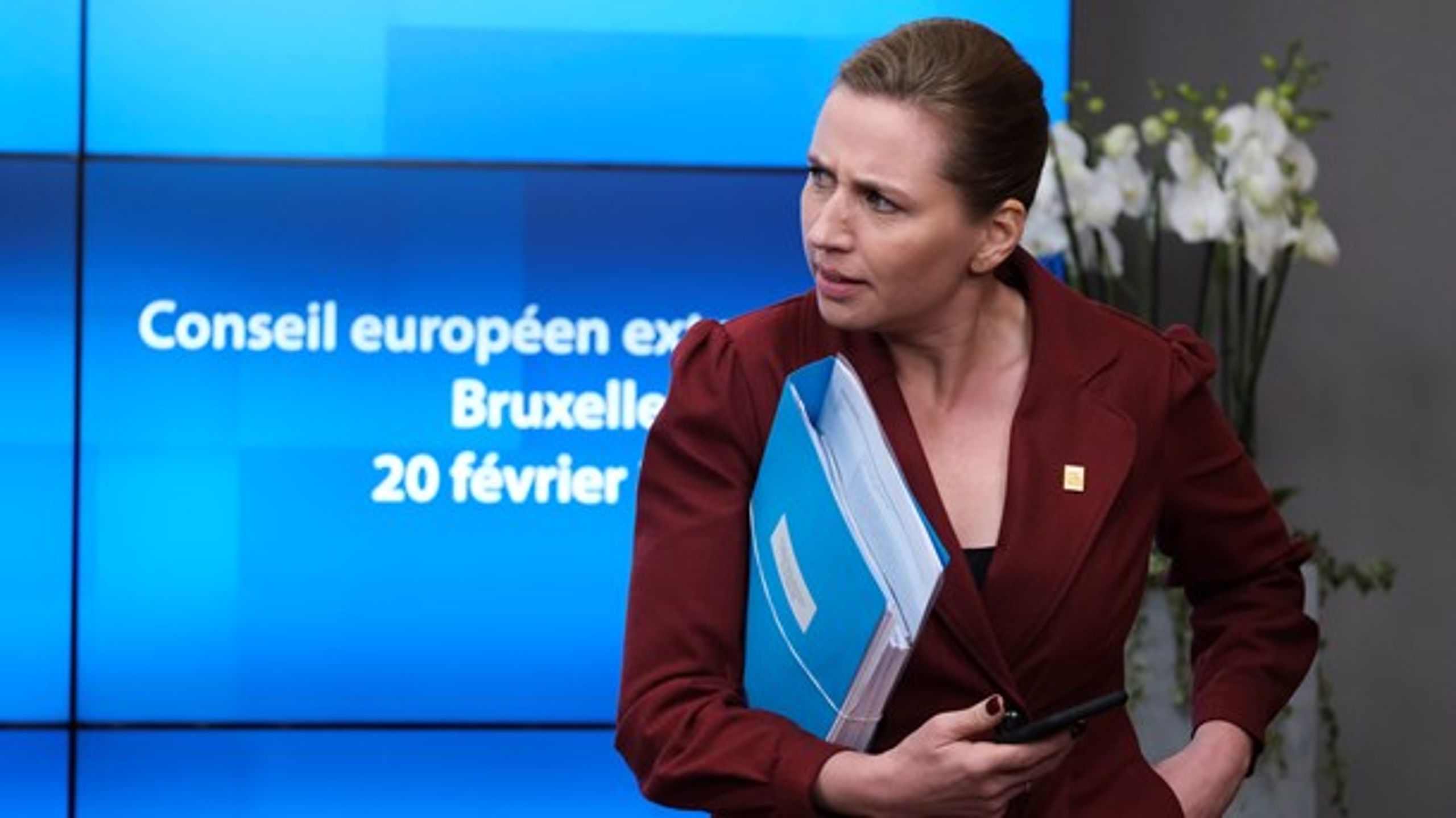 Statsminister Mette Frederiksen (S) skal forbedre indholdet i EU's budgetpakke, skriver Margrete Auken,&nbsp;Kira Marie Peter-Hansen og Halime Oguz fra SF.