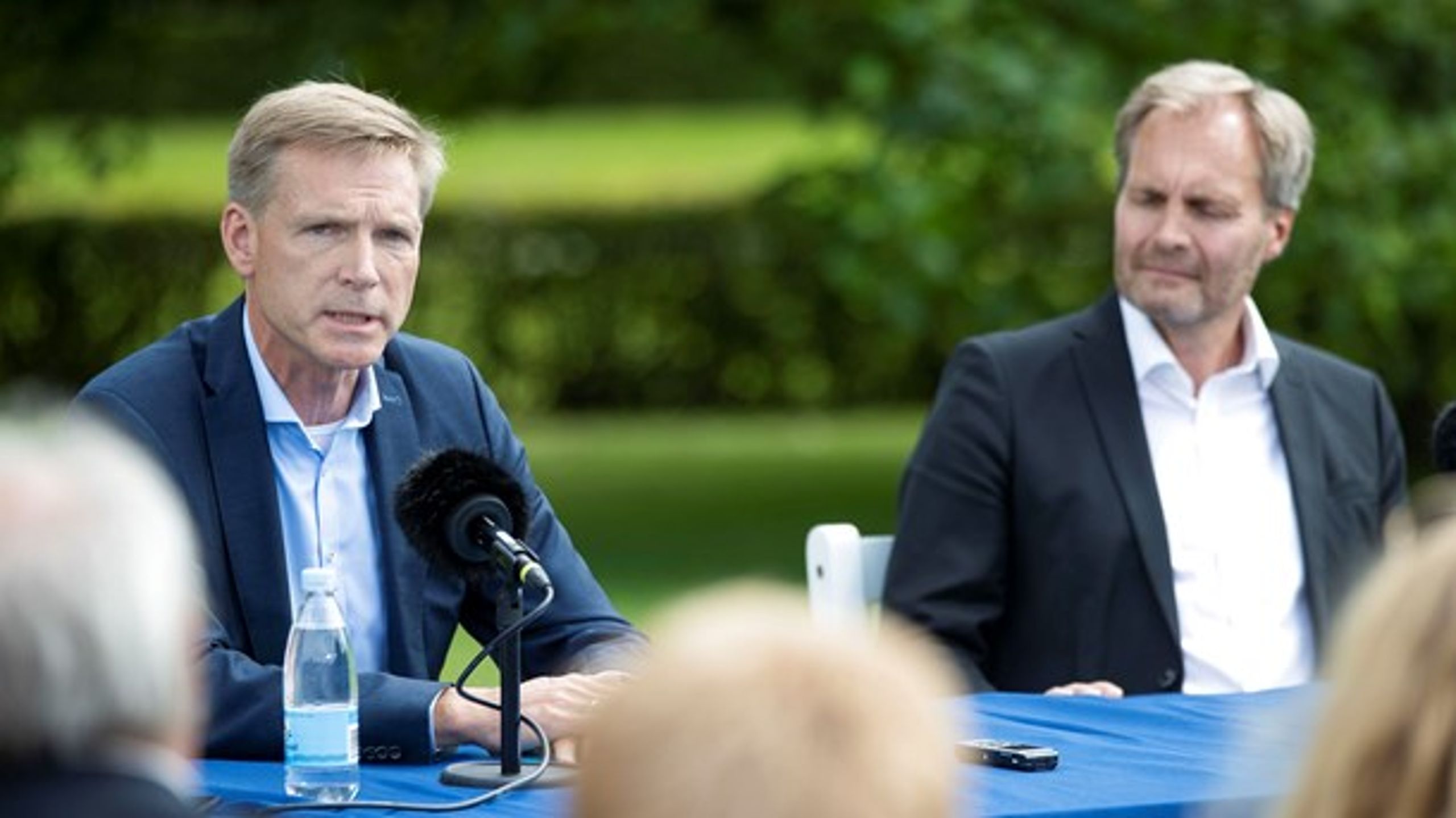 En værdig ældrepleje kan&nbsp; kun sikres ved at indføre minimomsnormeringer på ældreområdet, mener Dansk Folkeparti.&nbsp;