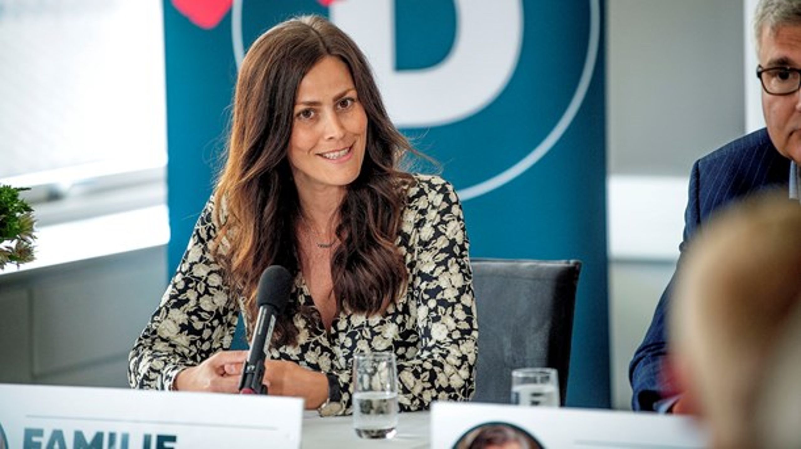 Den nemmeste og billigste vej til en grøn bilpark er at gøre det billigere at være dansker og herefter lade tiden arbejde for den grønne teknologi, skriver Mette Thiesen (NB).