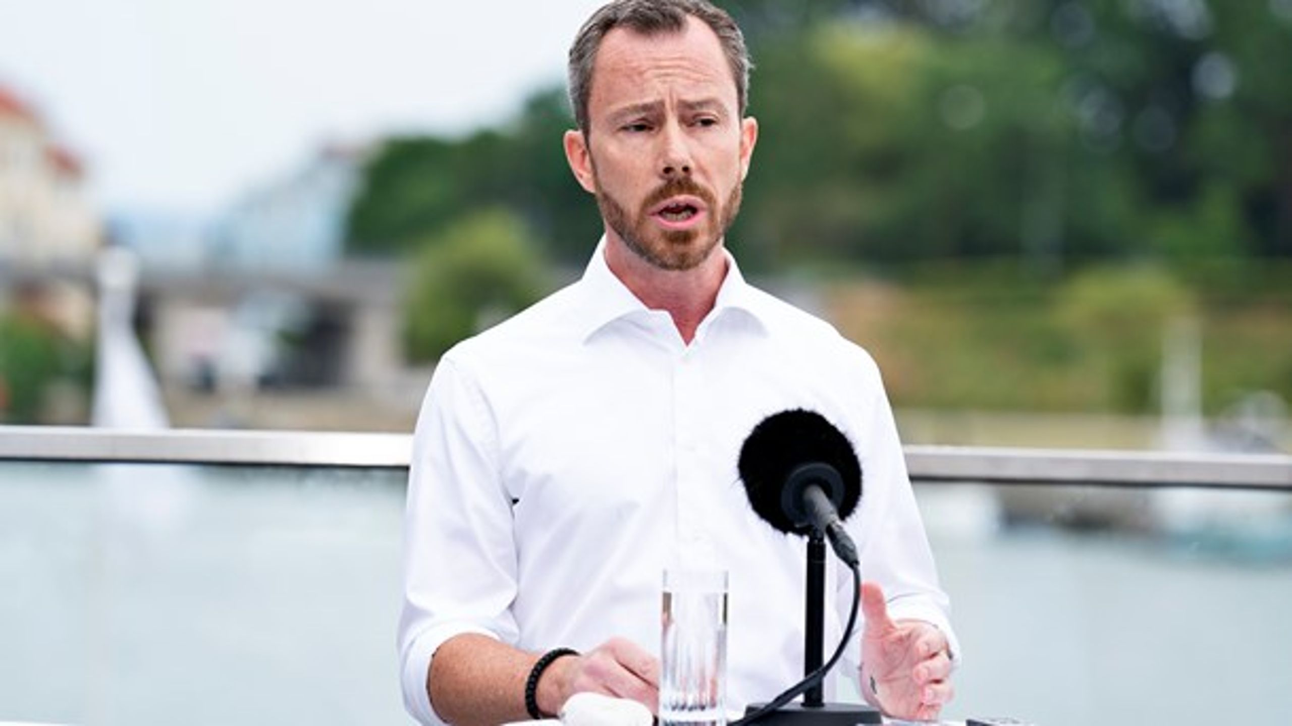 Venstre vil bevare regioner, meddelte Jakob Ellemann-Jensen lørdag.