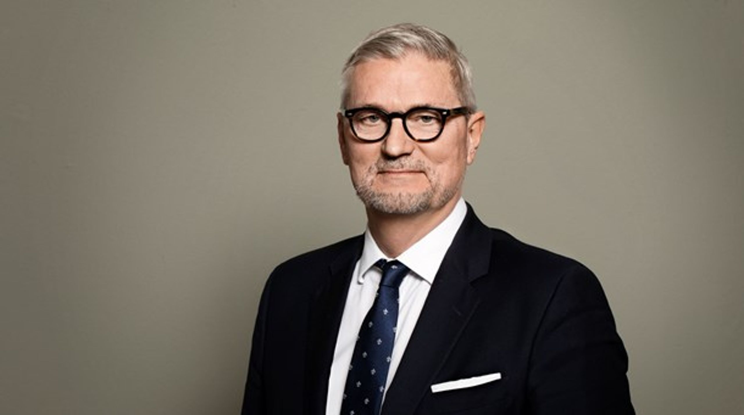 Hvis man vil pålægge transportørerne ekstra udgifter for at løse basale samfundsopgaver, så vil regningen naturligvis blive sendt videre til forbrugerne gennem højere transportpriser, skriver Erik Østergaard.