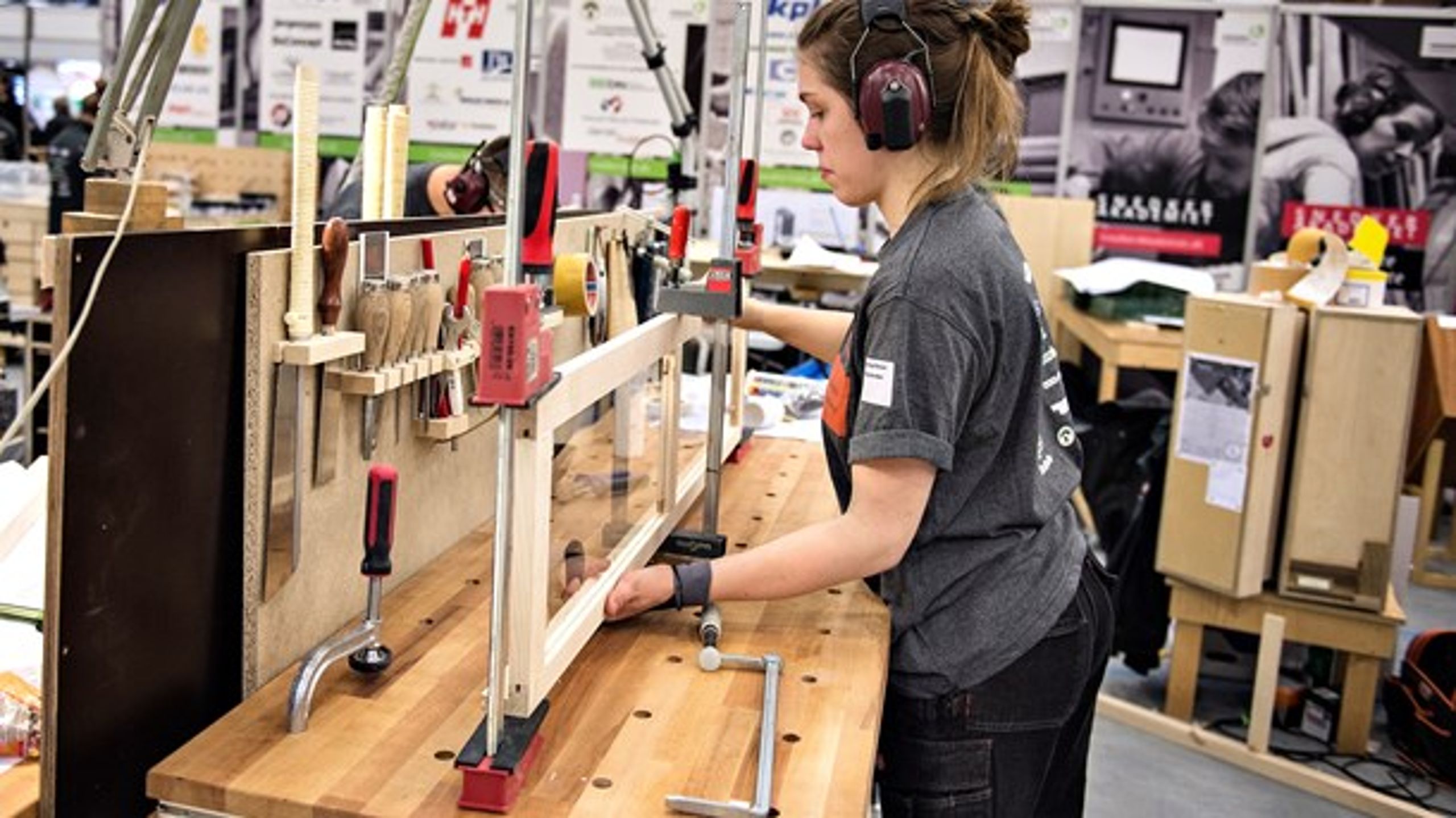 Man skal fremme netværket blandt lærlinge i store virksomheder og prioritere et sundt læringsmiljø, skriver Anton Bay Hansen.