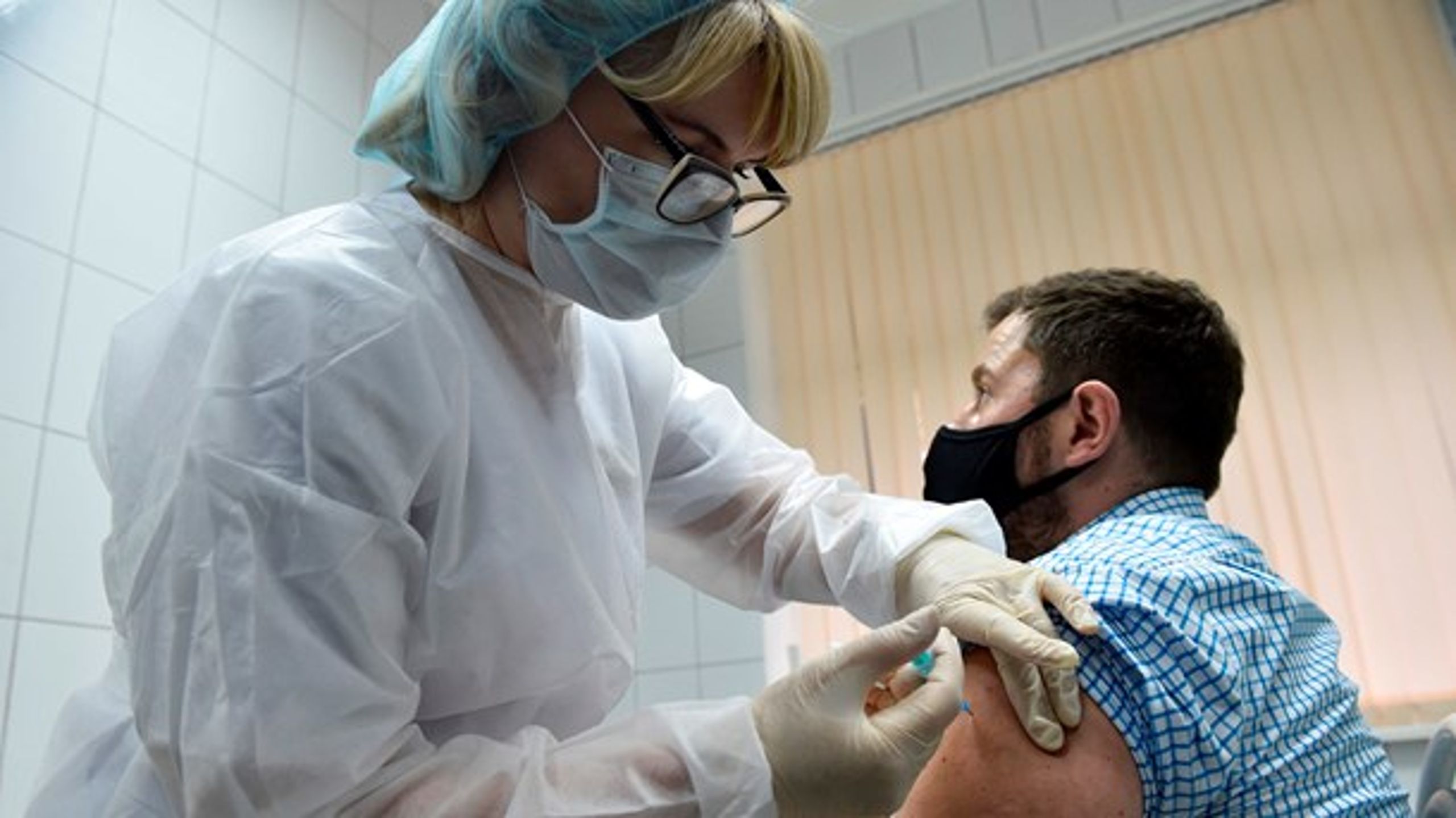 Med de nuværende aftaler står Danmark til at få adgang til vacciner, der kan vaccinere 12 millioner borgere. Det er dog langt fra sikkert, at vaccinerne ender med at kunne bruges eller bliver klar, mens der er brug for dem.&nbsp;