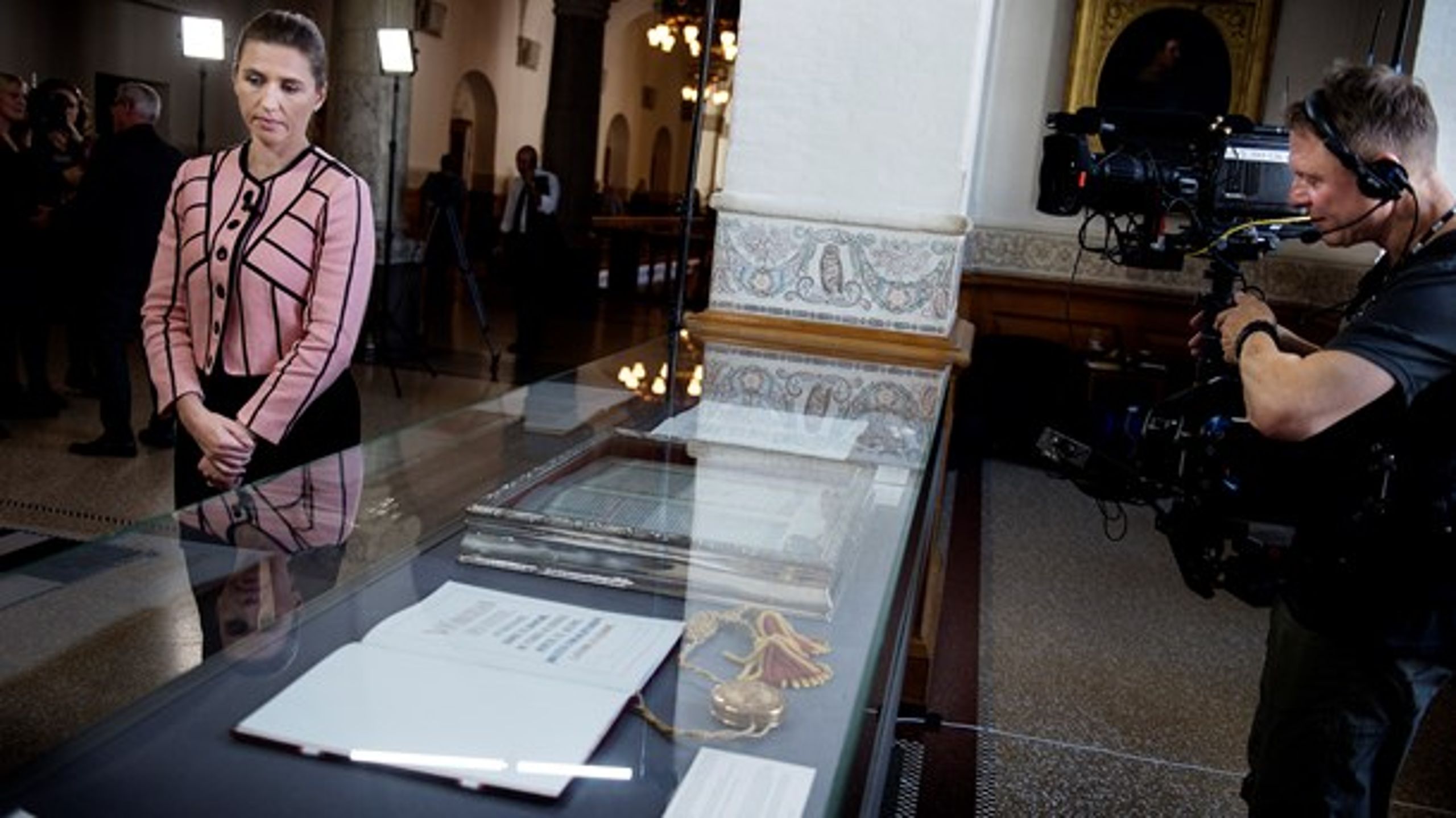 "Er det særligt demokratisk, at vi i dag som samfund har en grundlov, som stort set ingen af os har været med til at bestemme," spørger professor.