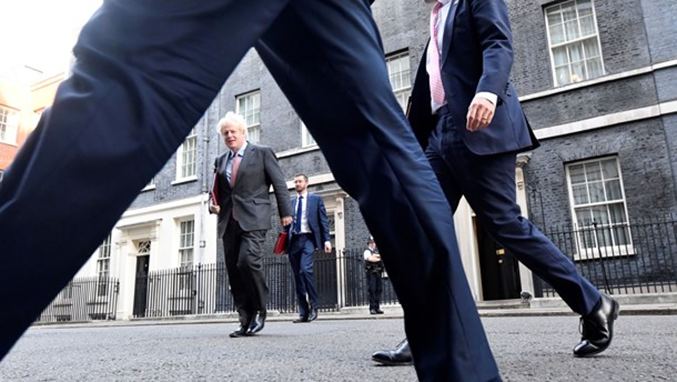 "Det, vi siger til dem, er: Kom her, kom til os, hvis der er en fundamental ændring af tilgangen," siger Boris Johnson.