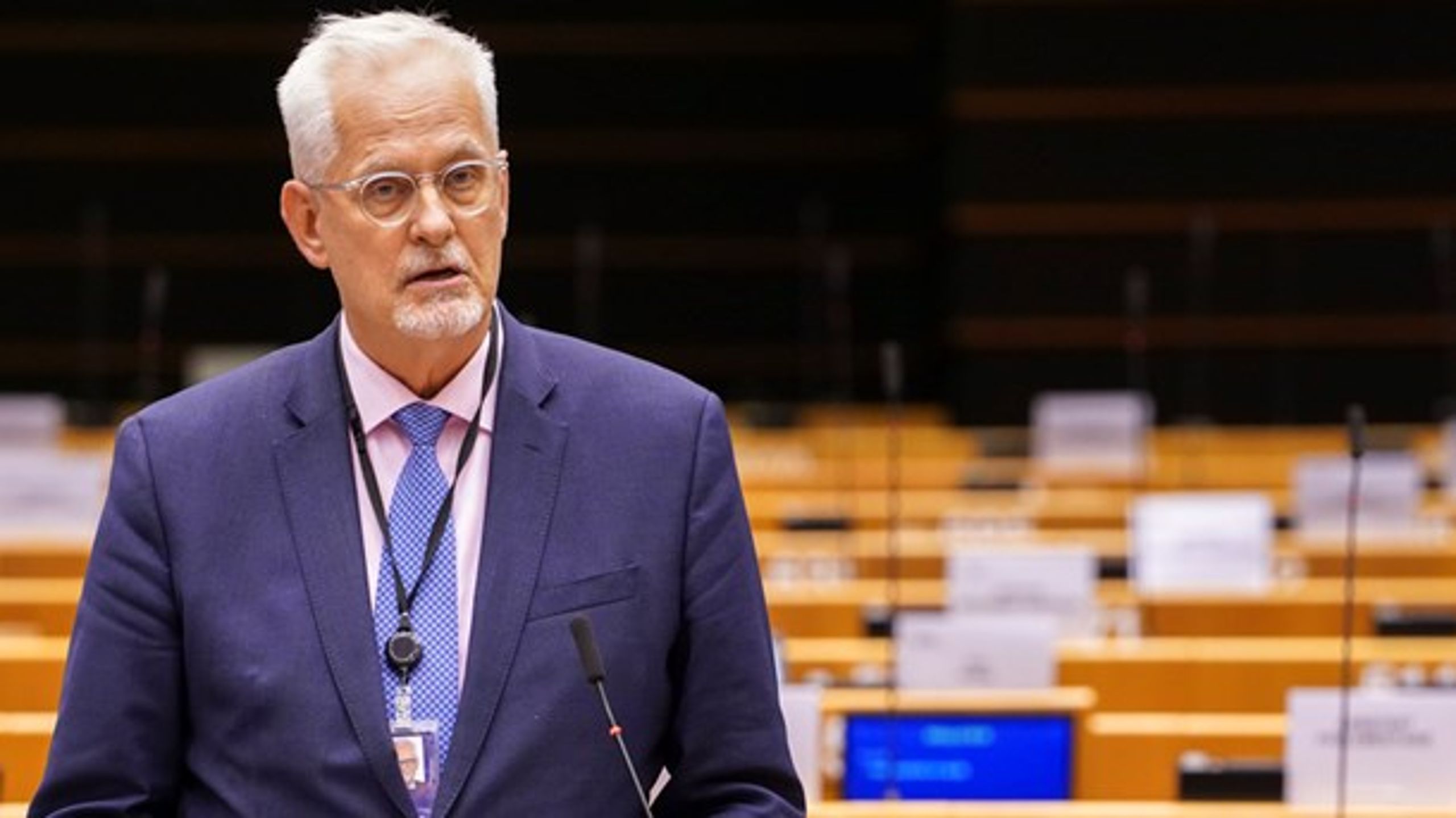 Den konservative forhandler på EU-Parlamentets vegne, Petri Sarvamaa,&nbsp;trækker på skuldrene over trusler fra Ungarn om at tage hele EU's 5.600 milliarder kr. store genopretningsfond gidsel på grund af den nye aftale om at kunne skære i EU-midler til lande, der ikke lever op til de demokratiske spilleregler.&nbsp;