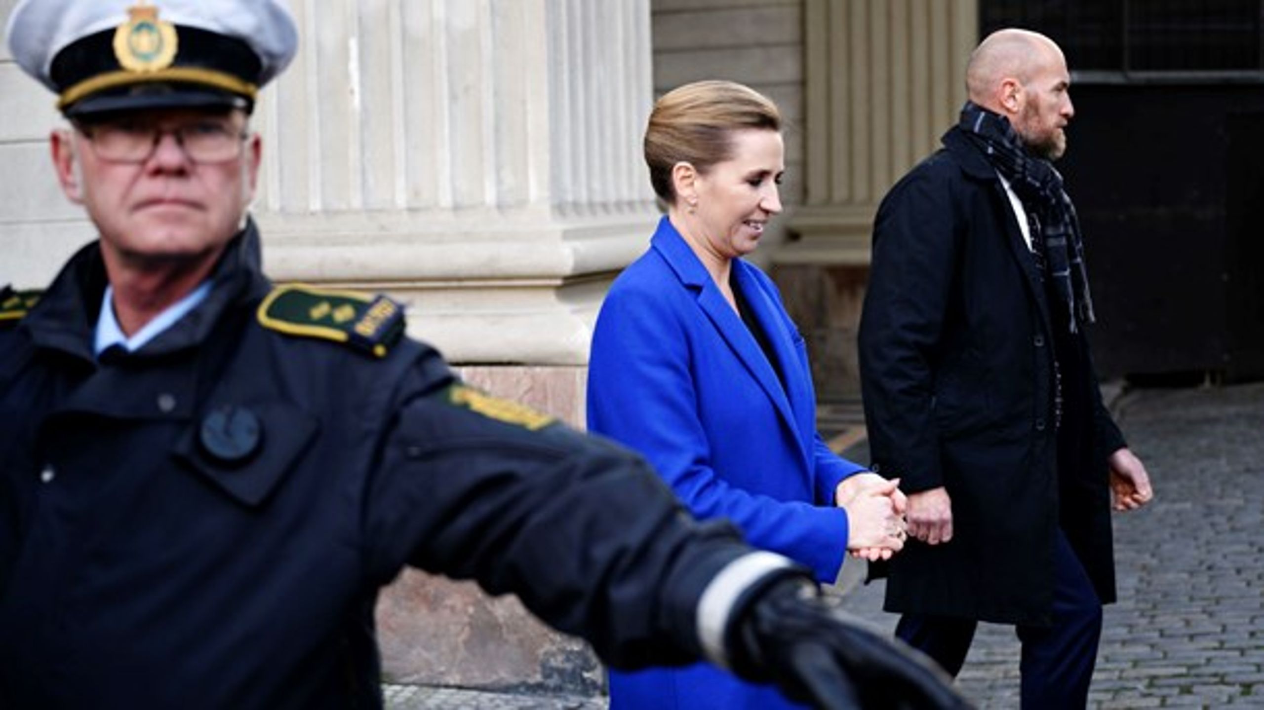 Hvordan kan statsministeren sige, at hun ville have gjort det hele igen. Er hun ikke klar over hvilken præcedens, det skaber, spørger Anne Sofie Allarp.