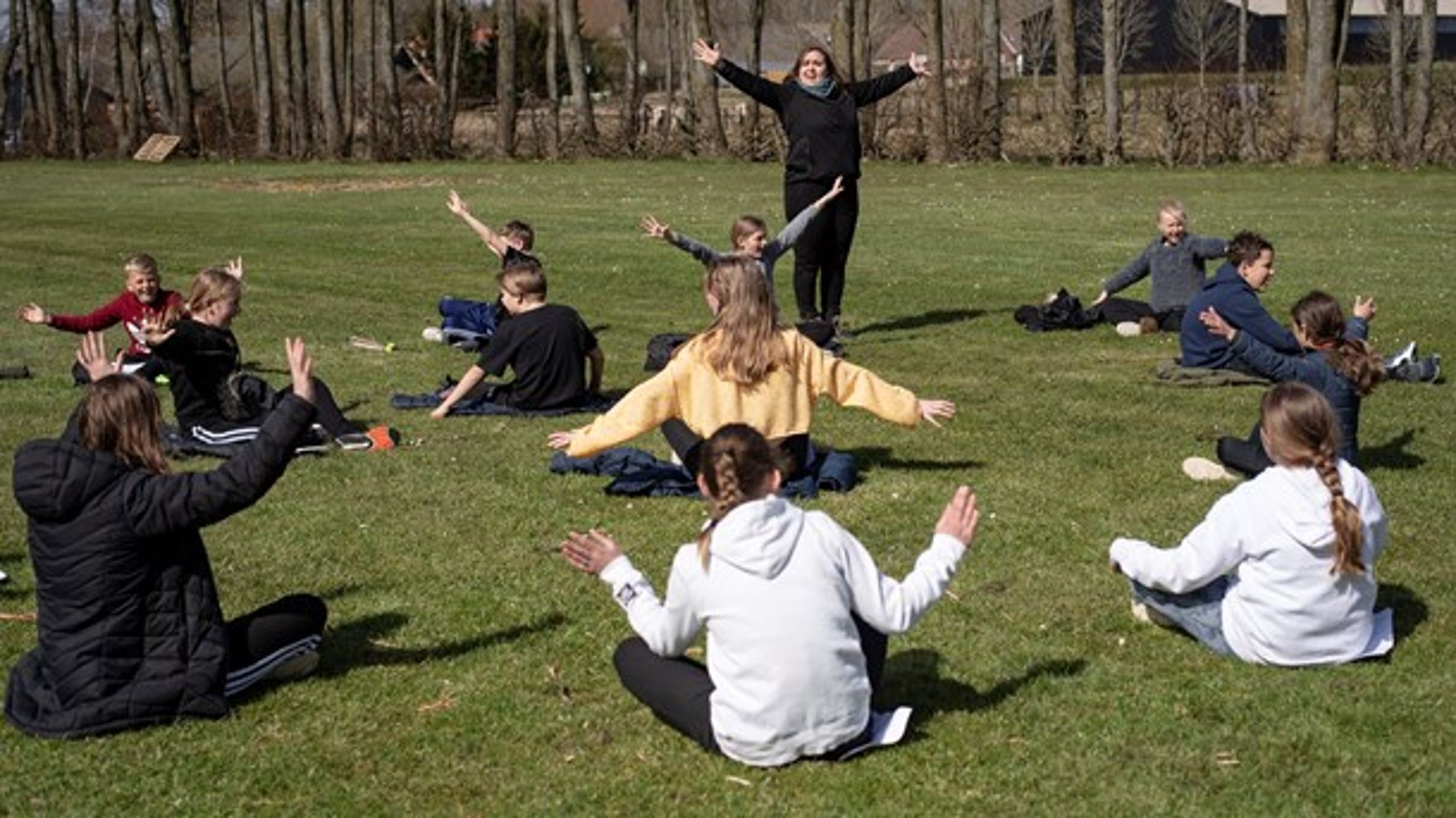 Det er dokumenteret, at naturrummet i modsætning til klasseværelset stimulerer spontant til opmærksomhed og observation, skriver Theresa Schilab