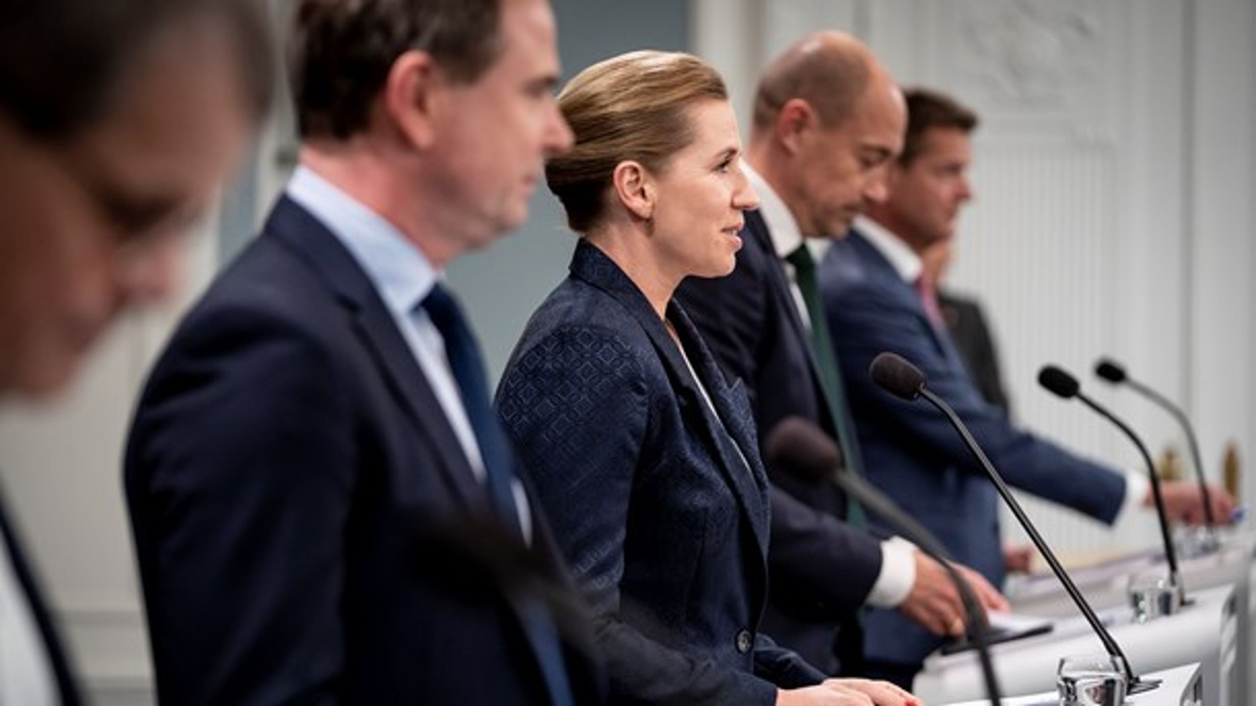 <span>Ved at oversætte coronapressemøderne kan etniske minoriteter, der ikke behersker dansk nok, forstå de vigtige informationer, skriver Institut for Menneskerettigheder.</span>