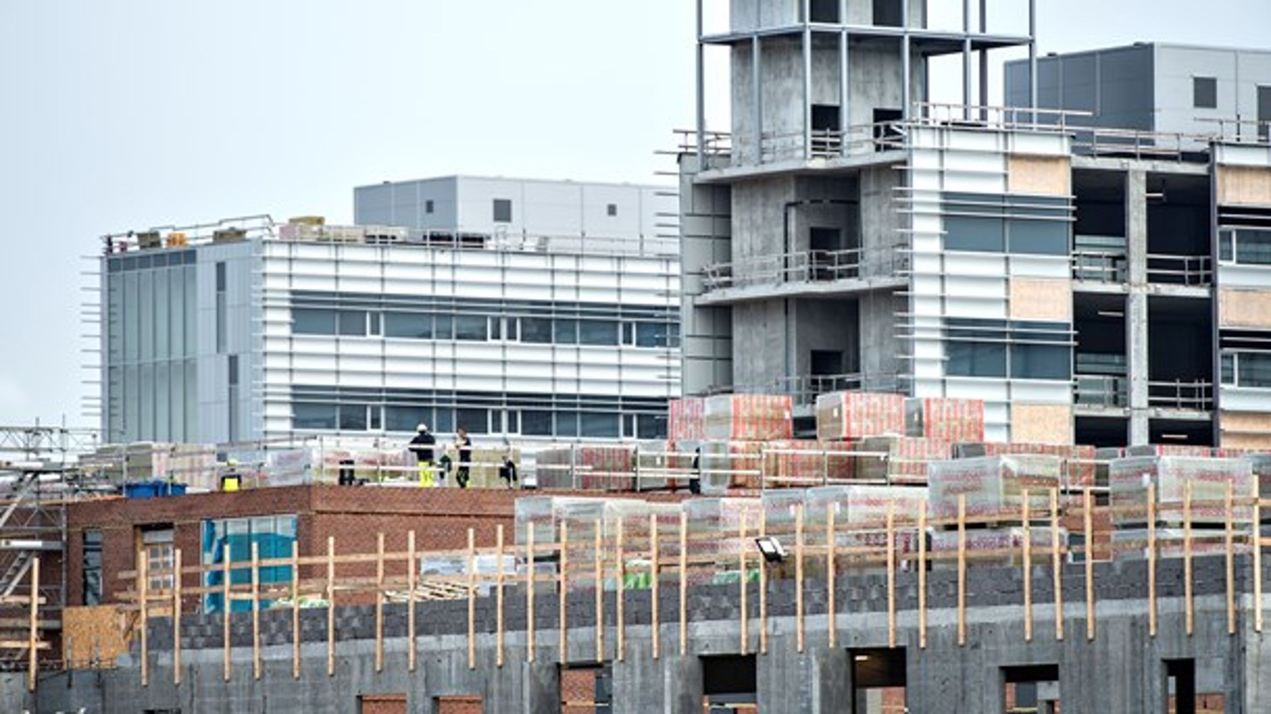 Anlægsloftet står ofte i vejen for bæredygtige investeringer, i det tiltag der øger bæredygtigheden, fordyrer ofte byggeriet i anlægsfasen, skriver Jacob Bjerregaard.