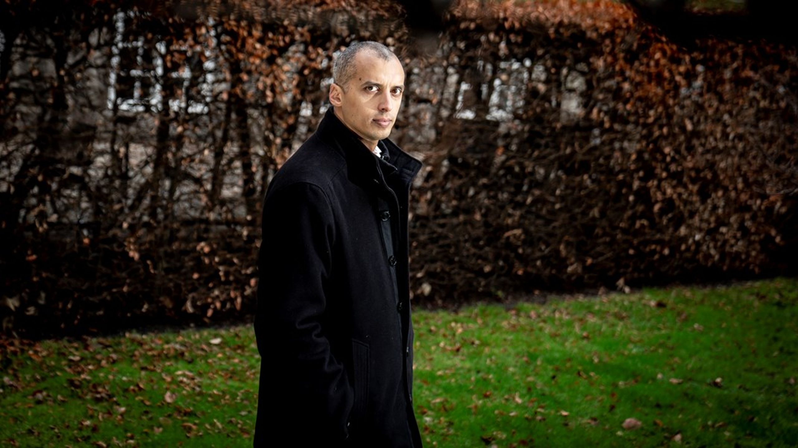 "Regeringens forslag går i bund og grund ud på, at de mennesker, der ikke selv kan finde et job, fremover skal yde en indsats på 37 timer om ugen," skriver Mattias Tesfaye.