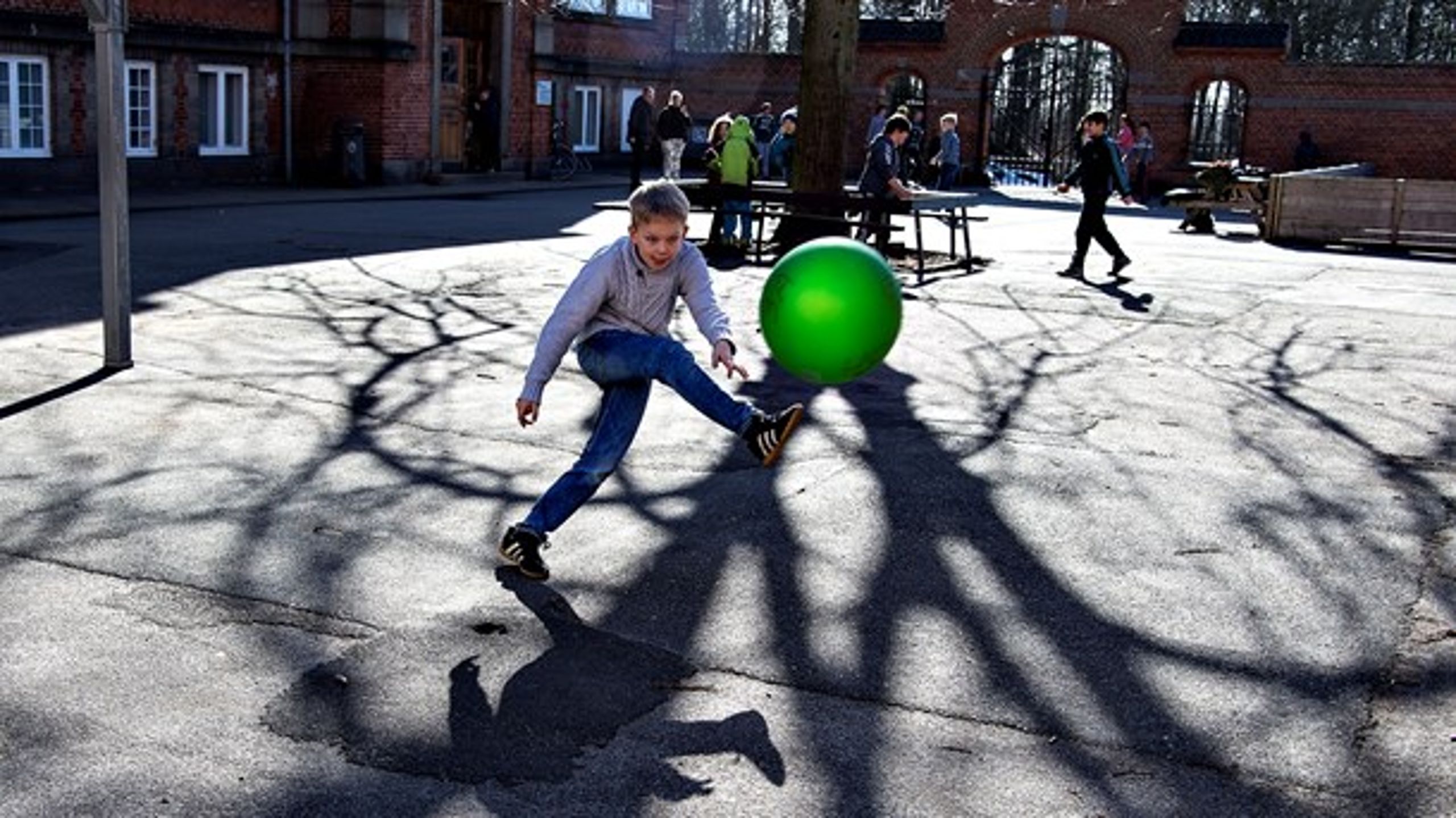 De yngste elever må vende tilbage – men ikke uden særlige retningslinjer.