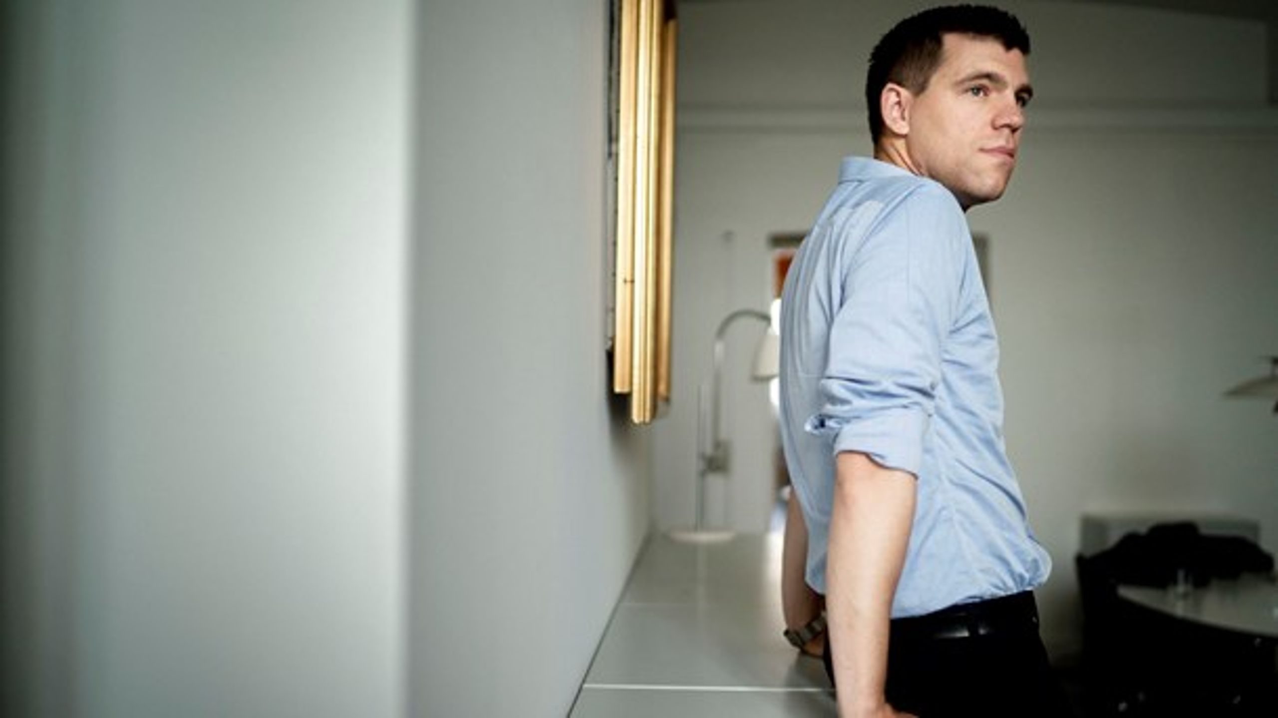 Man skal ikke bare acceptere danske værdier, men varmt gå ind for dem for at opnå dansk statsborgerskab, mener indfødsretsordfører Morten Dahlin (V). Venstre&nbsp;foreslår at indføre en personlig samtale for at vurdere ansøgerens holdninger.&nbsp;