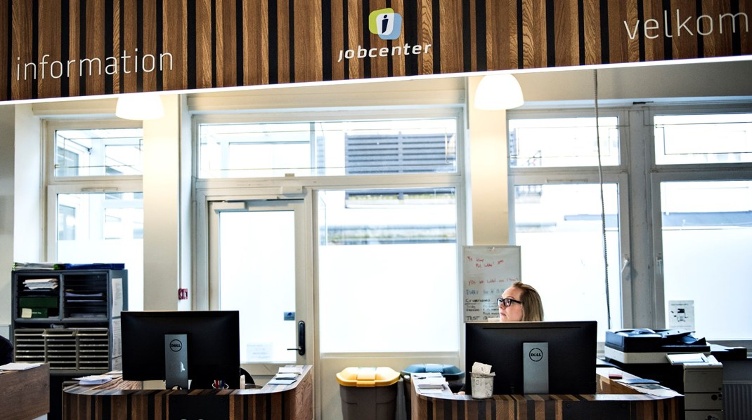 Der er brug for at forlænge virksomhedspraktikken, så nyuddannede ledige kan bruge det som trædesten ind på arbejdsmarkedet, skriver Akademikerne sammen med en række borgmestre og rådmænd.