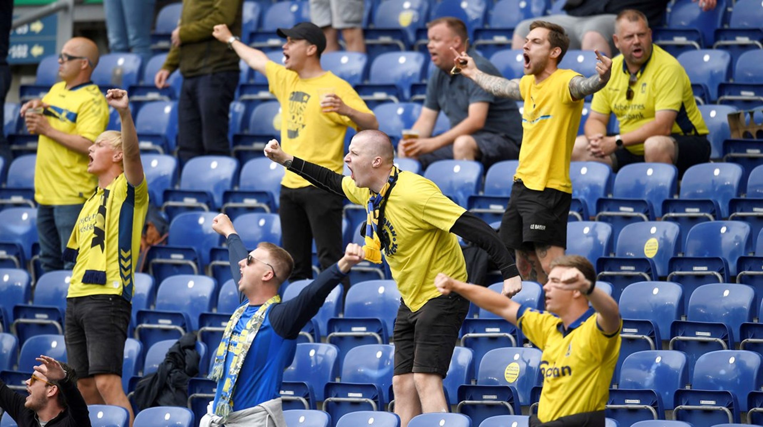 46 kampe nåede at blive spillet, inden superligaordningen blev sat på pause i september 2020. Her opstemte Brøndby-fans under en kamp mod FC København.