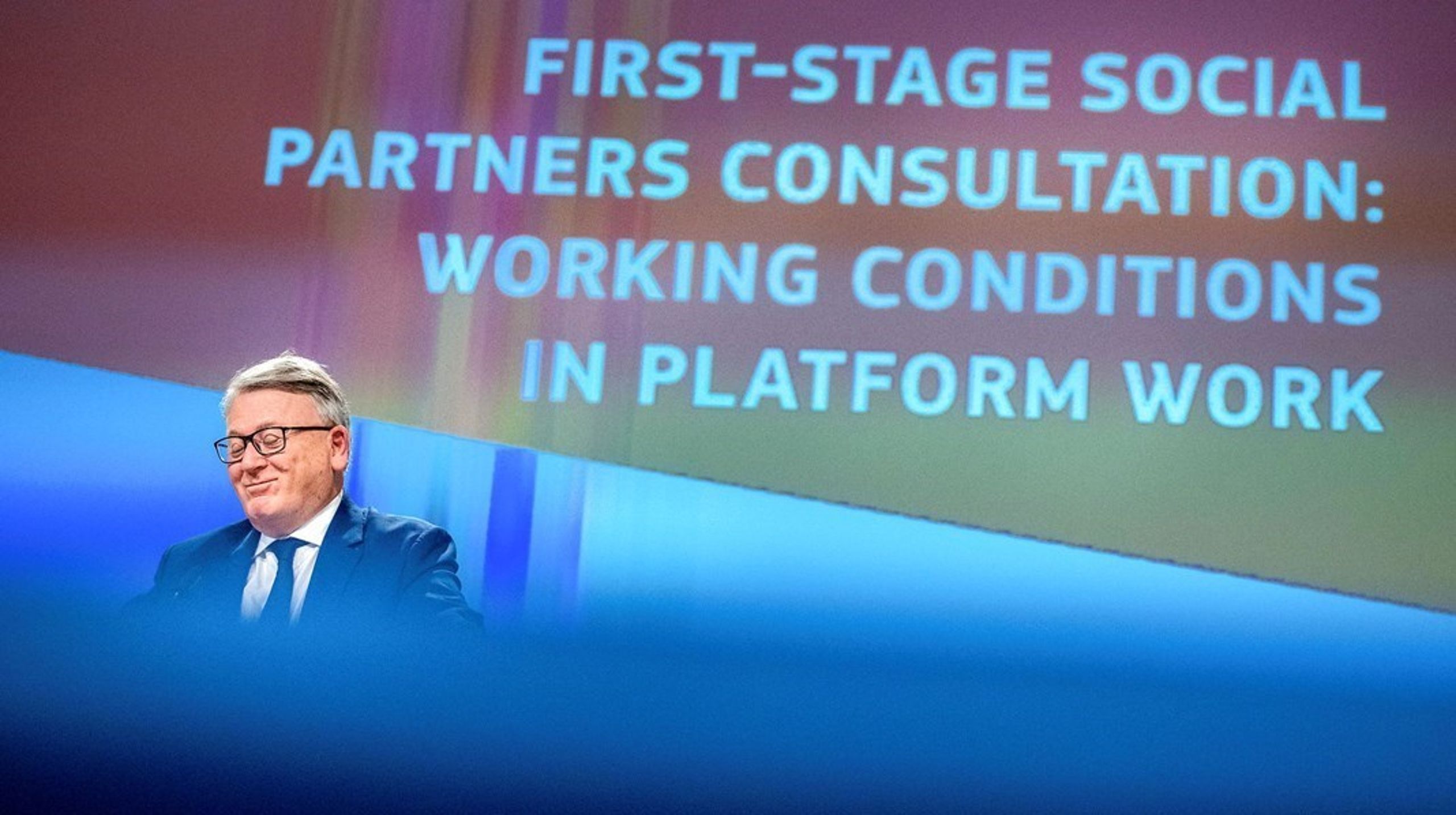 EU-Kommisionens forslag om fælles europæisk mindsteløn bliver skudt ned i Danmark. Det er en selvtilstrækkelig holdning, skriver Jon kvist.