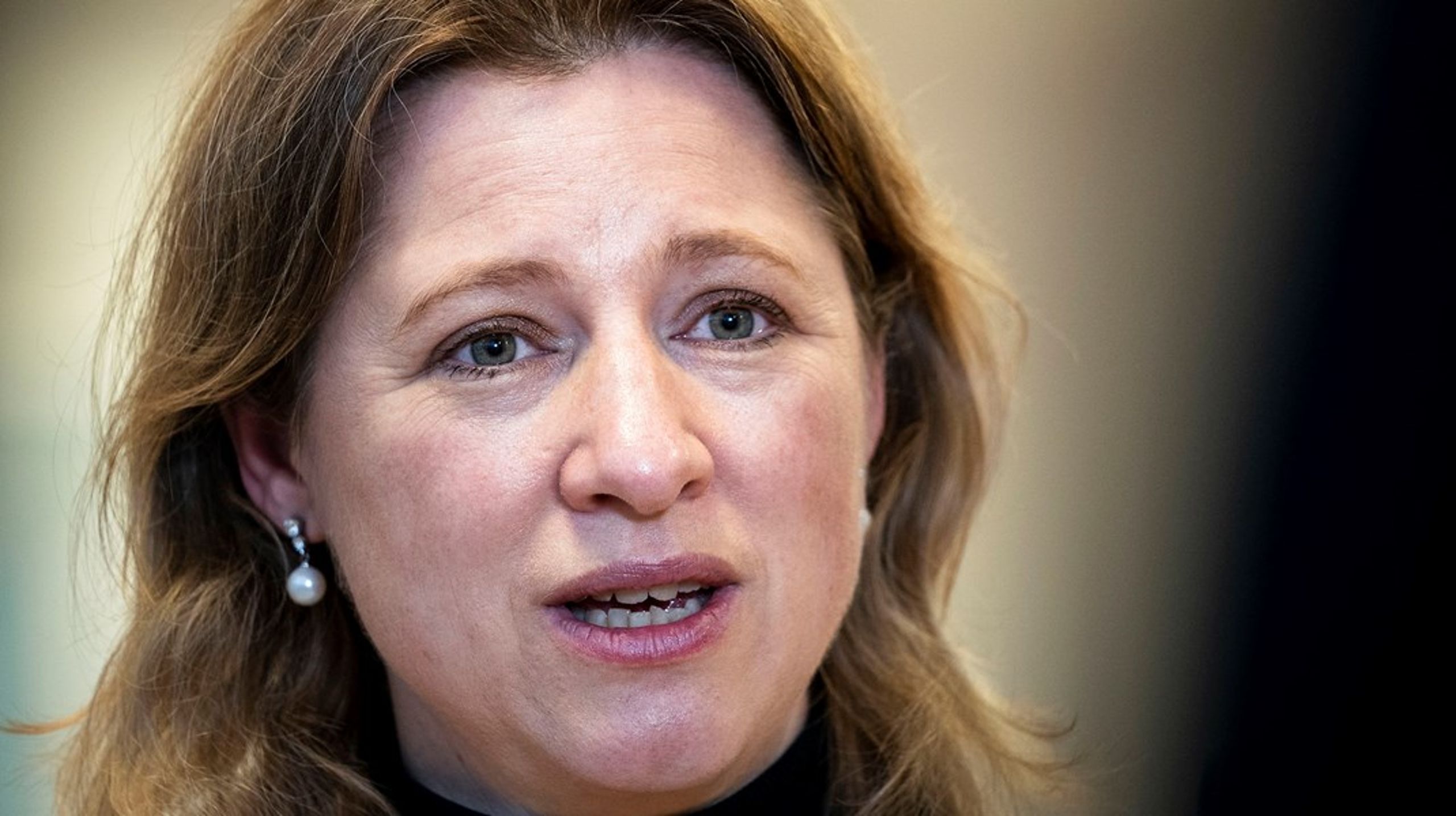 Hyppigere S-togsafgange og elbusser med dedikerede stationer på tværs af S-togsnettet skal gøre hovedstadens kollektive transport mere attraktiv. Det glæder Sophie Hæstorp Andersen (S), der er formand for Region Hovedstaden og spidskandidat til kommunalvalget i København.