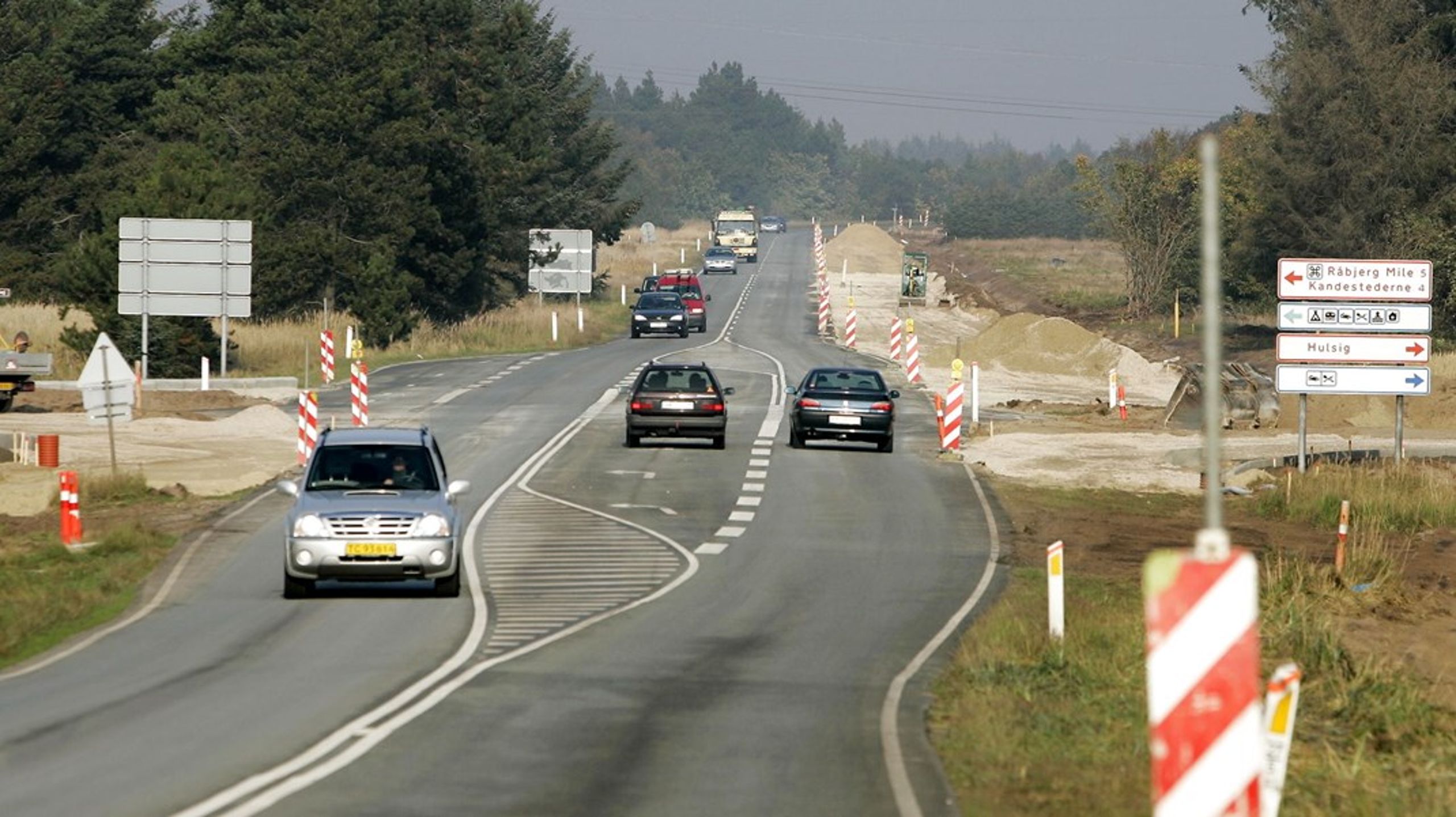 Regeringen vil blandt meget andet udvide hovedvejen mellem Ålbæk og Skagen i Nordjylland. Og det kan ikke mindstvære en fornuftig prioritering, hvis det bidrager til at understøtte det regionale arbejdsmarked, vurdere ekspert.