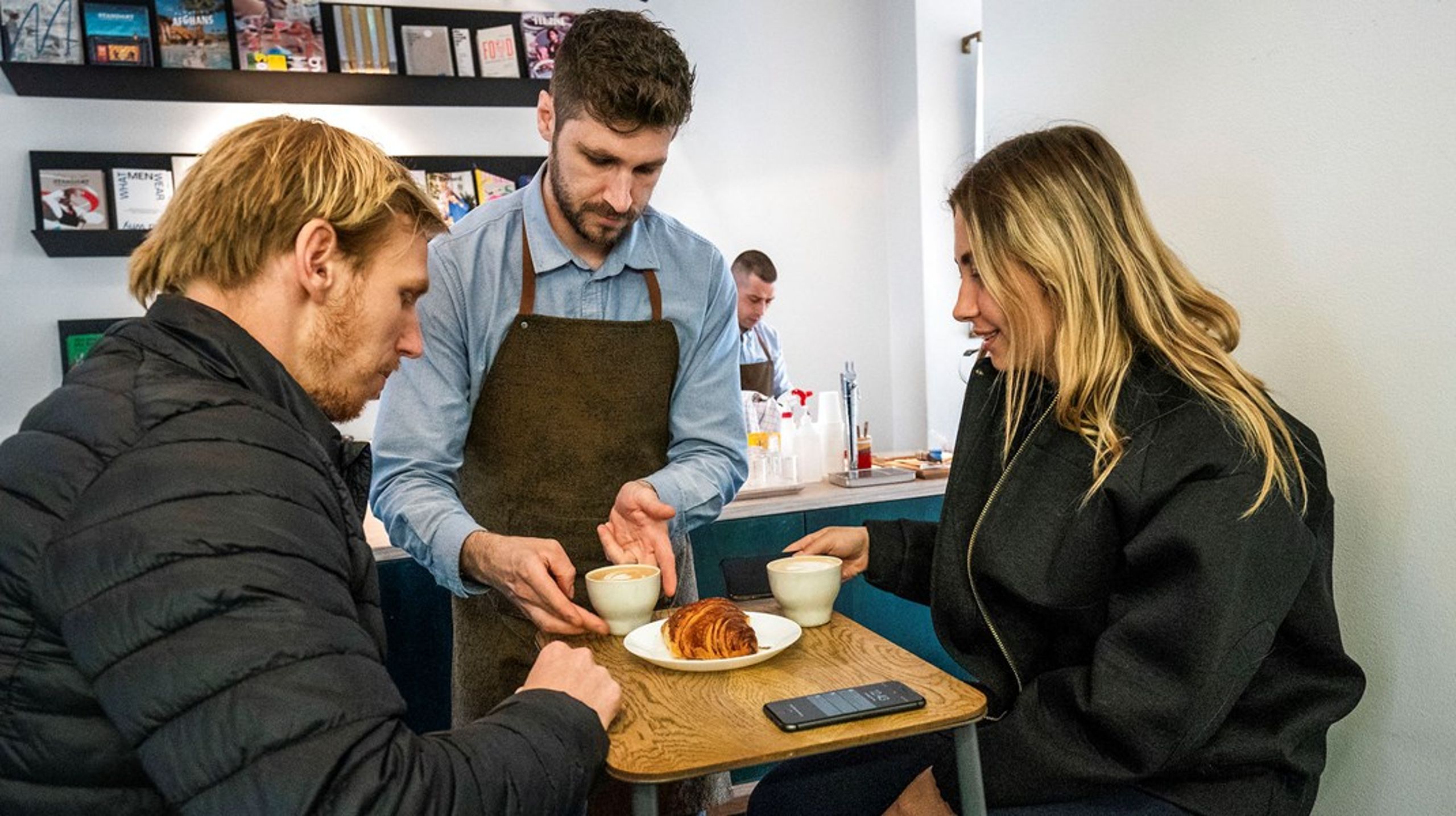 Cafeer og kaffebarer som Prolog i Kødbyen må onsdag åbne for&nbsp;indendørs servering mod krav om coronapas.