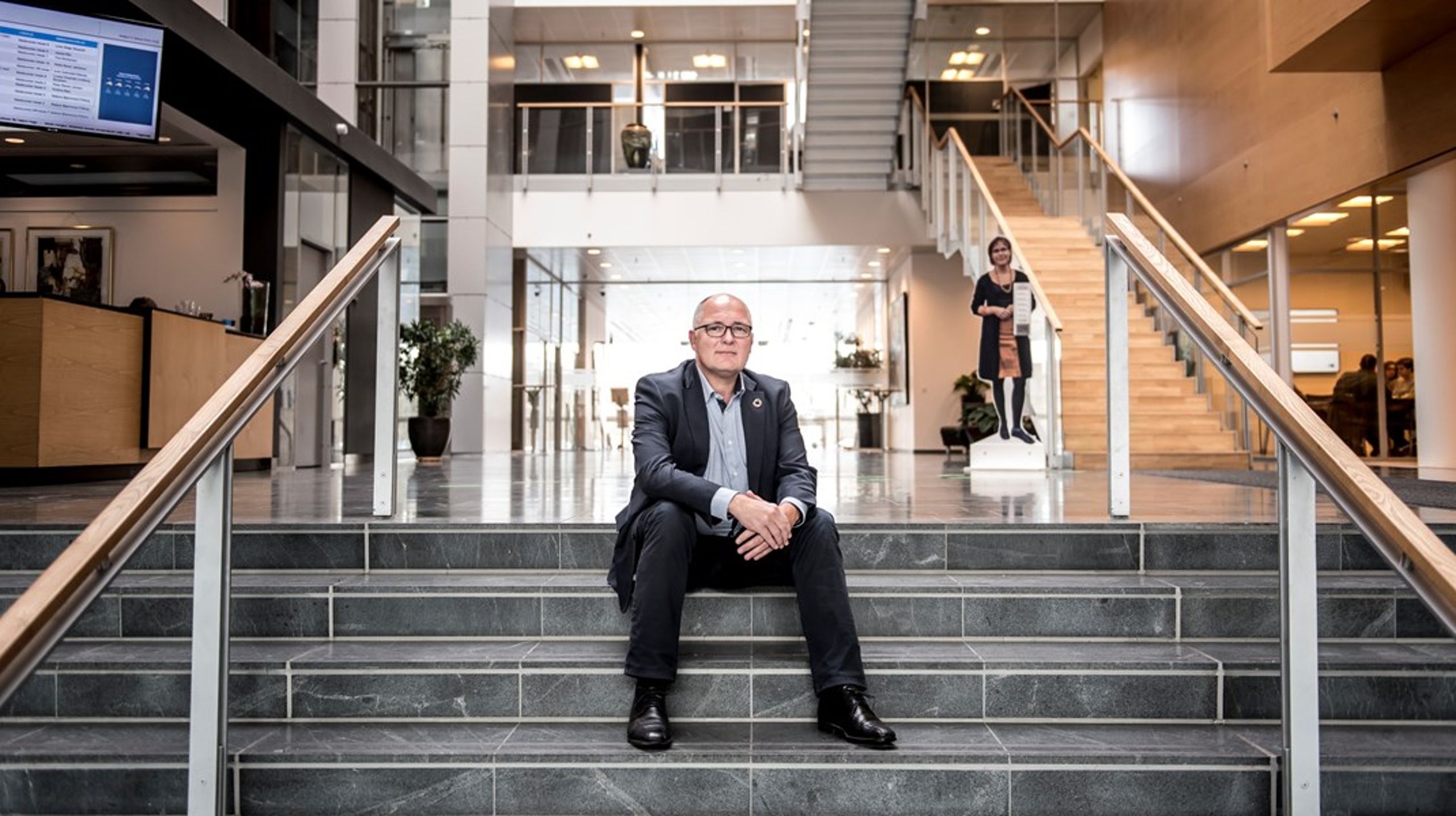 HK-formand Kim Simonsen mener, at uddannelsespolitikerne skal til at rette kikkerten mere mod de voksne.