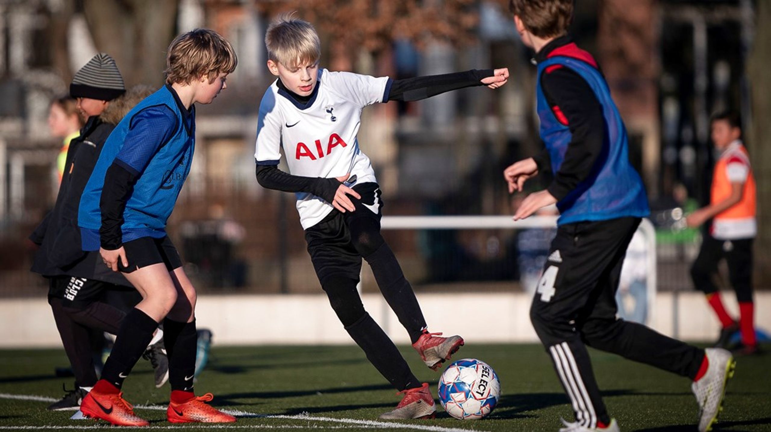 Er tiden moden til, at Danmark får en egentlig idrætsminister, som både har ansvar for klubber og frivillige - og som tegner linjen i det internationale idrætsdiplomati? Altinget tager debatten.&nbsp;