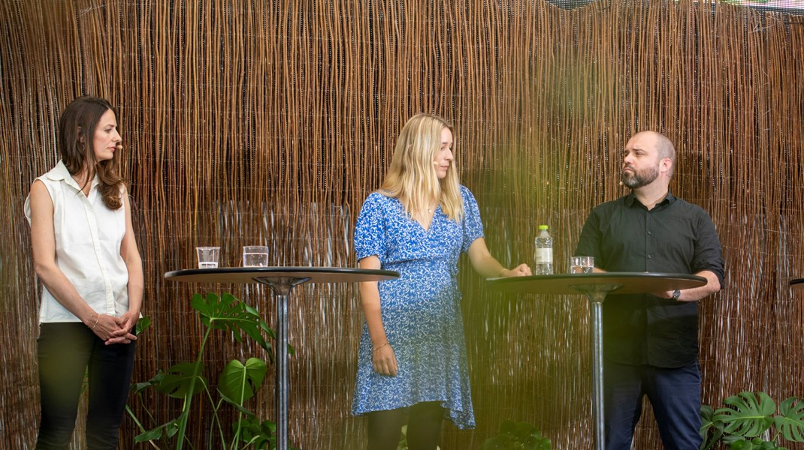 De to nye medlemmer i forretningsudvalget ses i debat med deres EU-parlamentskollega, Nikolaj Villumsen (EL), ved Altingets sommermøde sidste år. Det er Linea Søgaard-Lidell (V) yderst til venstre og Kira Marie Peter-Hansen (SF) i midten.