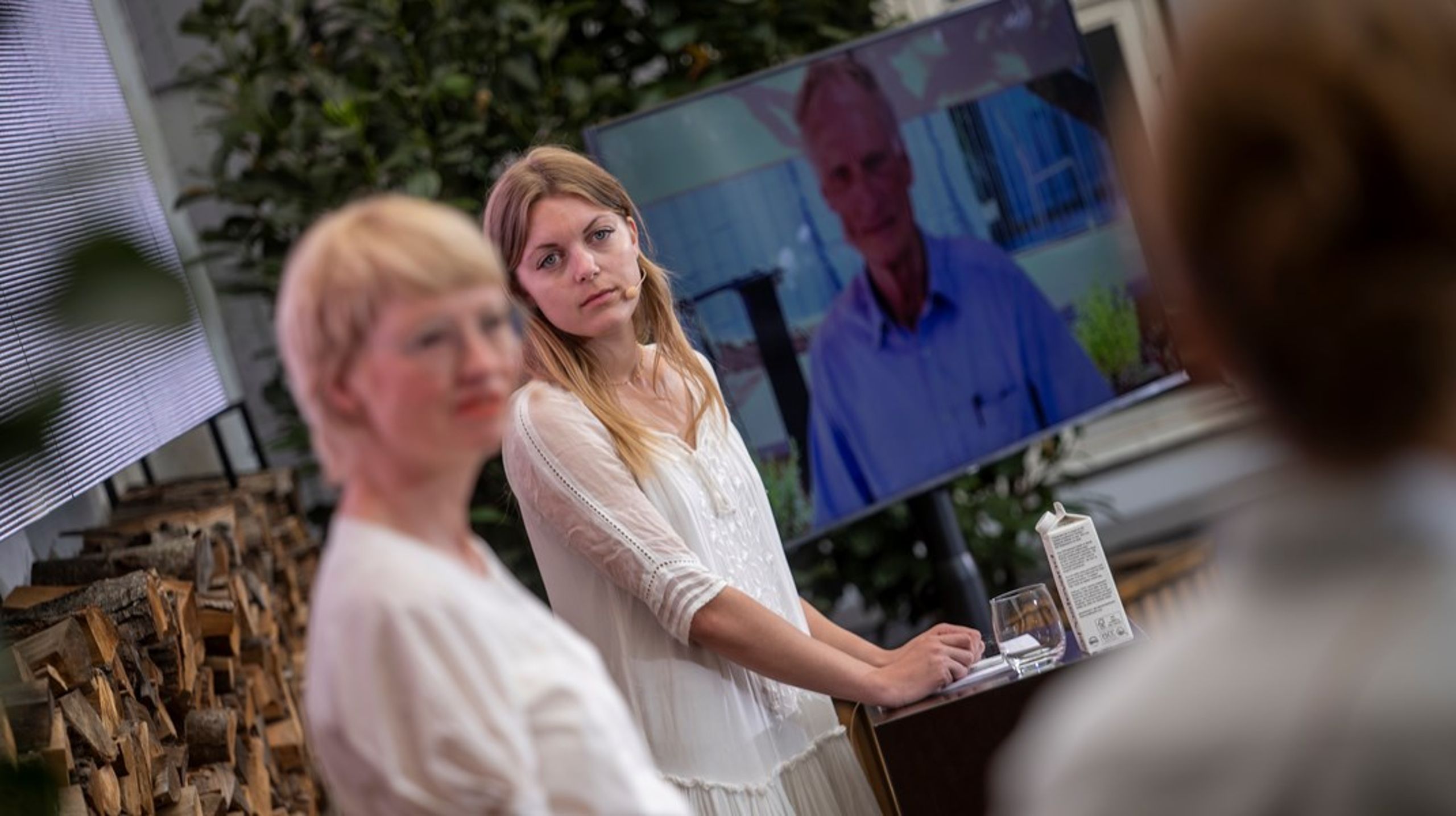 Fra fredagens debat om skolen og fremtiden fra Altingets gård i København. I baggrunden ses Bertel Haarder, som var med fra Allinge på Bornholm.