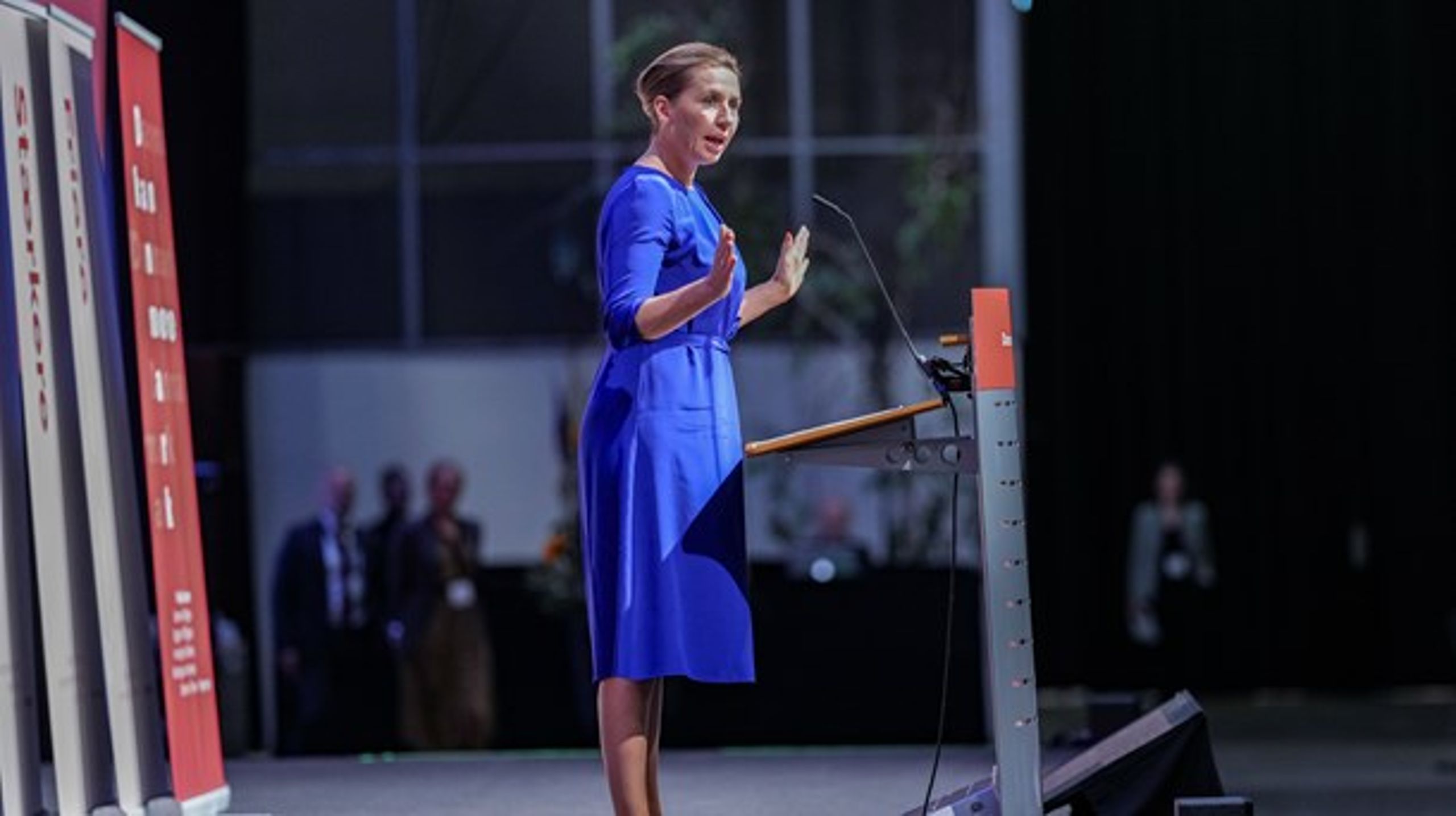 I det politiske farvekartotek er ansvarlig økonomisk politik altså stadig noget, flertallet tiltror blå politikere. Og det betyder, at hvis økonomi tager pladsen fra velfærd eller klima, som det vigtigste emne i en kommende valgkamp, ja, så stiger de borgerliges chance for at vinde betragteligt.&nbsp;Men statsministeren signalerede, at hun altså også kan noget med blåt.