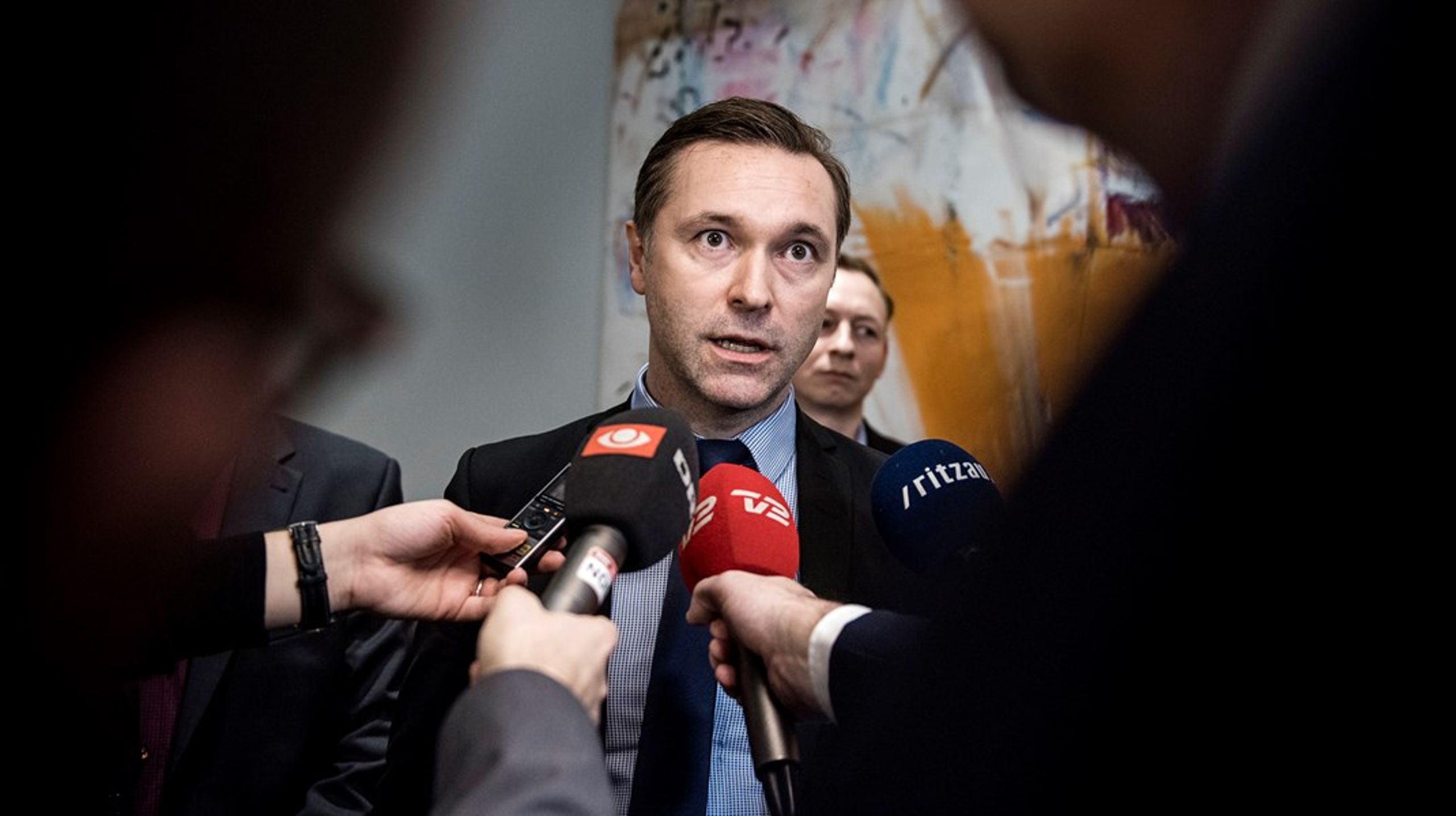 I
Socialdemokratiet er vi helt enige i, at det er vigtigt at nedbringe vores
udledninger fra transportsektoren for at nå vores klimamål. Det handler om mere
kollektiv transport, ladeinfrastruktur til elbiler og grøn erhvervstransport. Derfor
har vi også sat handling bag ordene med flere initiativer, skriver Thomas Jensen.&nbsp;