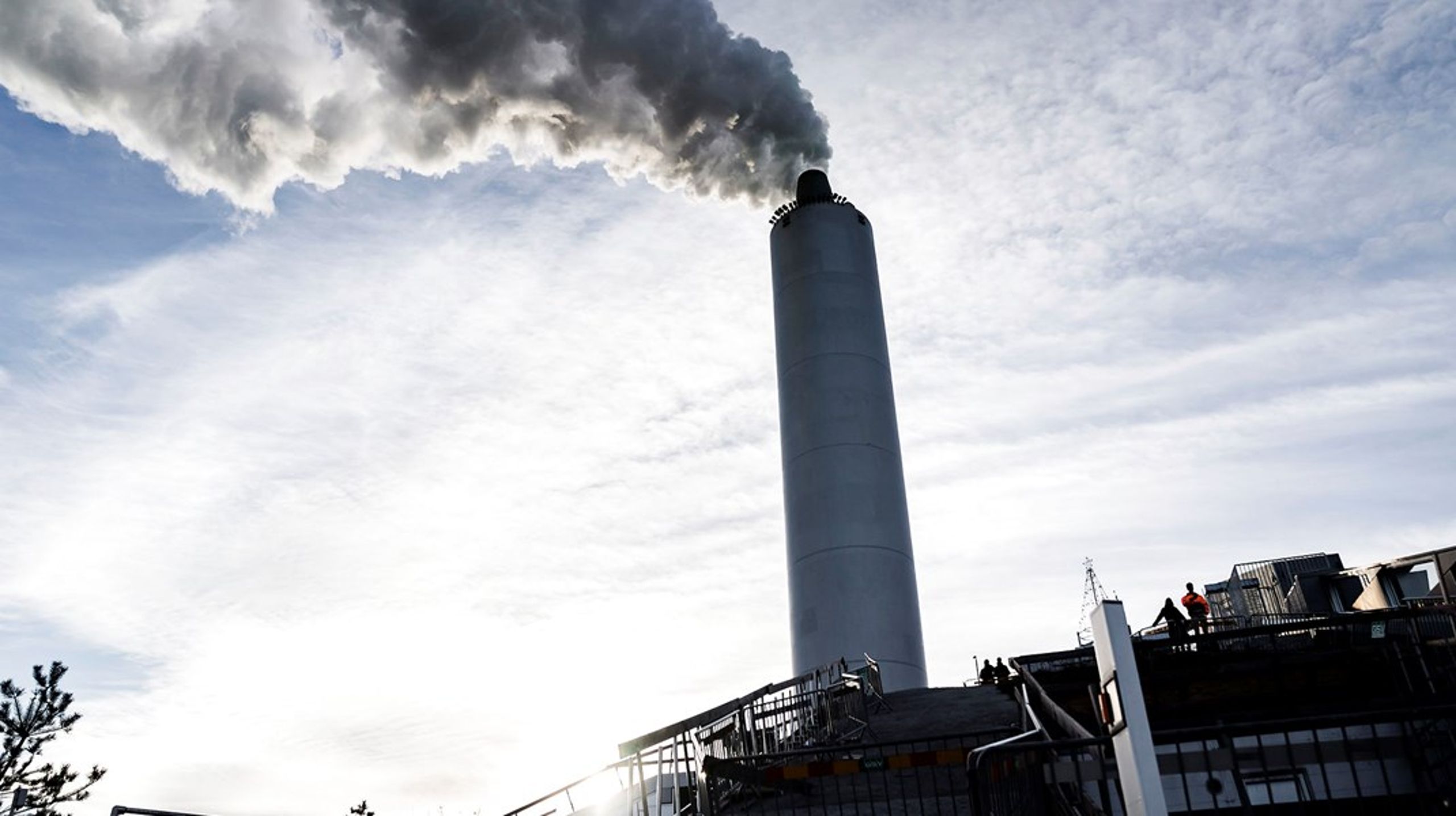 Det ville være befordrende for vores videre faglige drøftelser, om Dansk Fjernvarme ville rette deres politiske kanoner væk fra os i Forsyningstilsynet og i stedet komme med de konkrete faglige argumenter,&nbsp;skriver&nbsp;Frederik Roose Øvlisen.