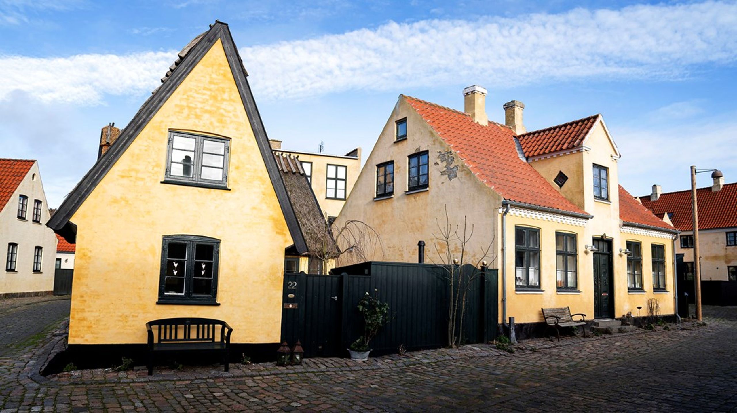 Erhvervsfolk stiller kommunalbestyrelsen overfor det falske dilemma mellem fremgang, vækst og nybyggeri og bevarelsen af den historiske bymidte og dets bevaringsværdige huse, skriver&nbsp;Alex Ahrendtsen (DF).