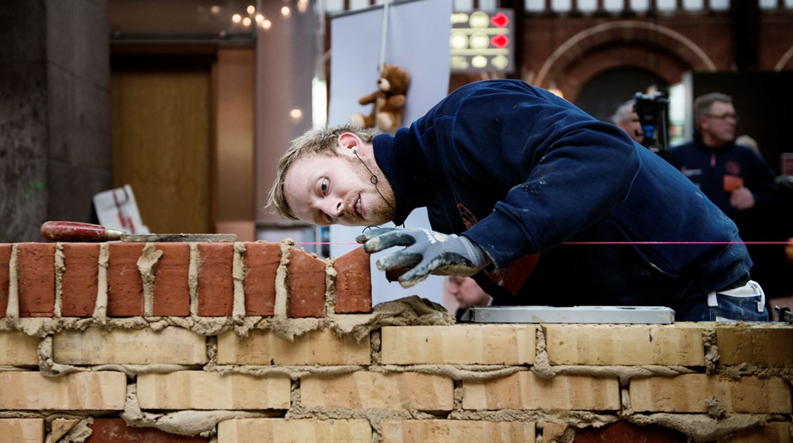 Det er gået bedre med&nbsp;praktikaftalerne, end arbejdsmarkedets parter forventede i maj 2020. Derfor skal AUB-bidraget nu hæves markant.