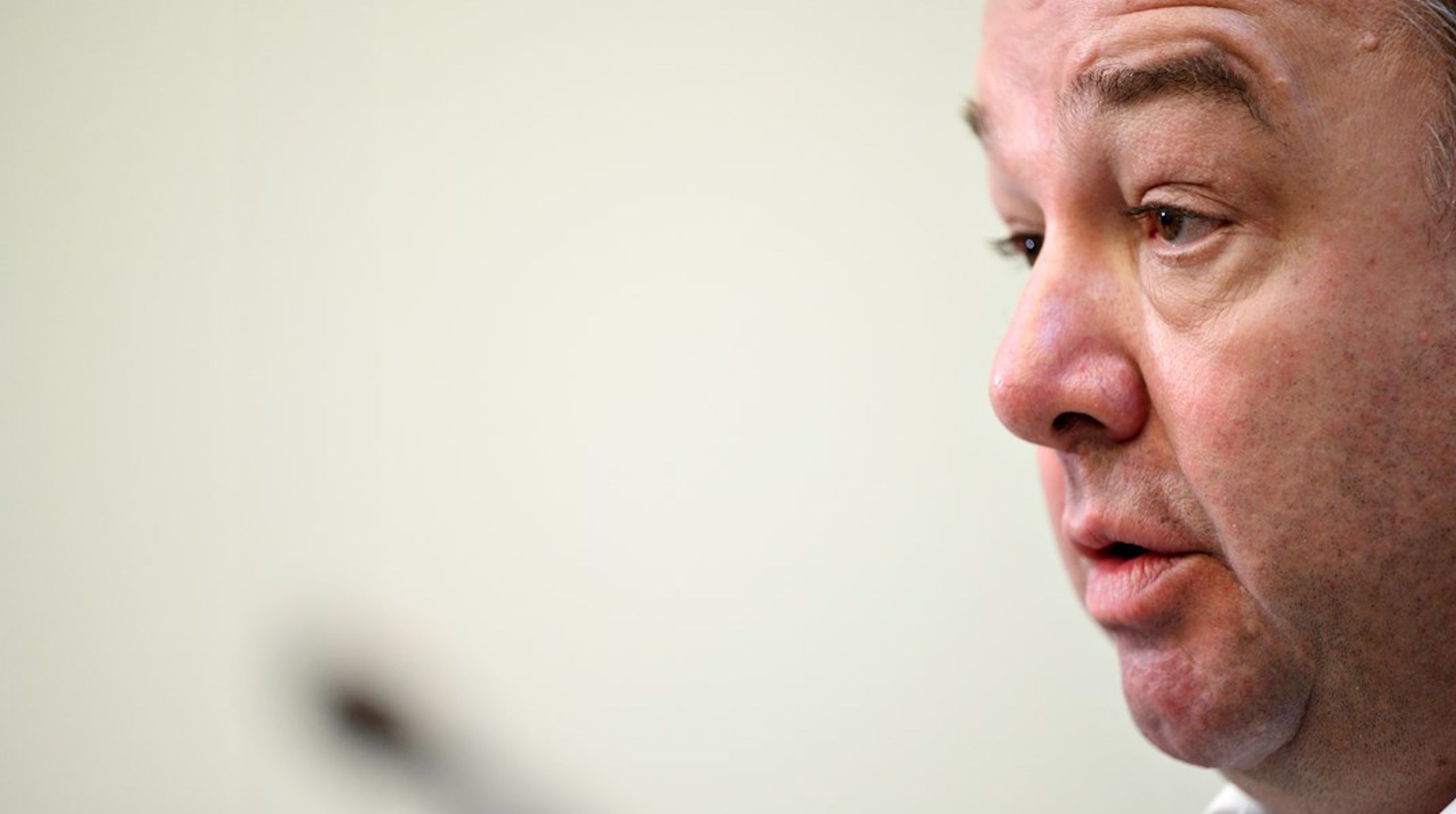 Dansk Metals formand, Claus Jensen, er åben for, at virksomhederne kan få mere udenlandsk arbejdskraft, hvis de først tager mod flere lærlinge og seniorer.