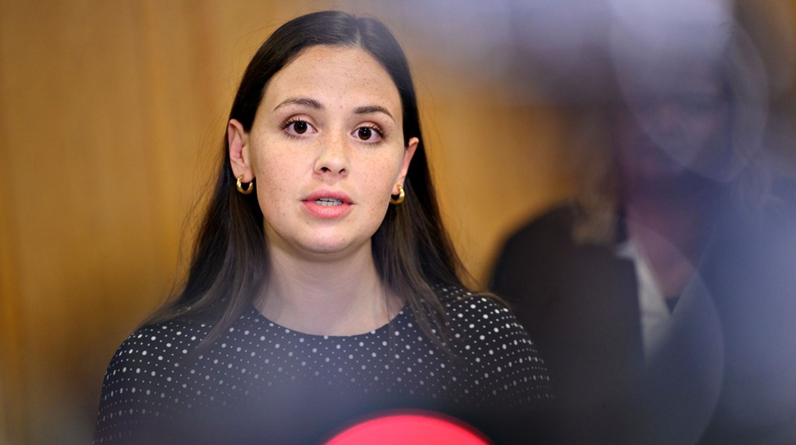 "Det skaber bekymringer og benspænd i forhold til at tage en uddannelse,” siger Victoria Velásquez (EL) om brugerbetaling.