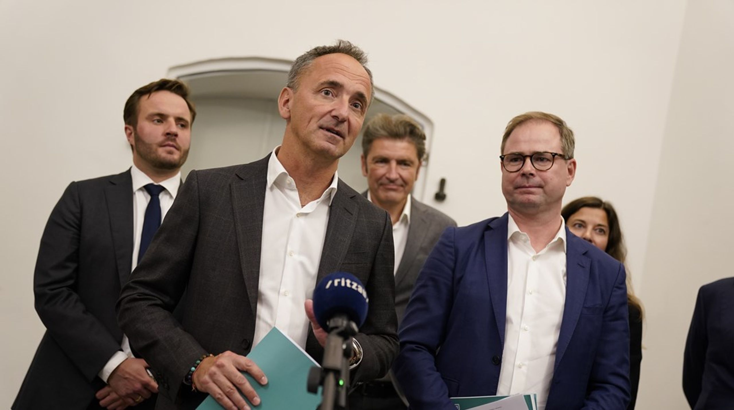 Formanden for digitaliseringspartnerskabet, Jim Hageman Snabe, præsenterer de 46 anbefalinger sammen med finansminister Nicolai Wammen og erhvervsminister Simon Kollerup.&nbsp;