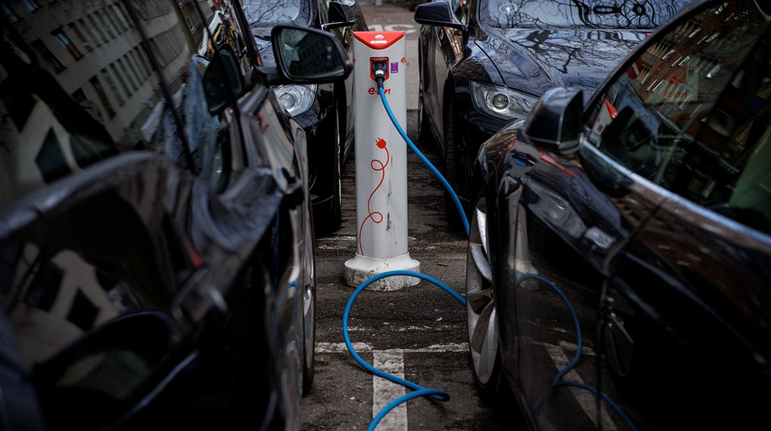 Vi bliver nødt til at adressere, at prisen for at sætte
ladestandere op hos transportvirksomhederne er en væsentlig barriere for den
grønne omstilling, skriver Michael Svane.