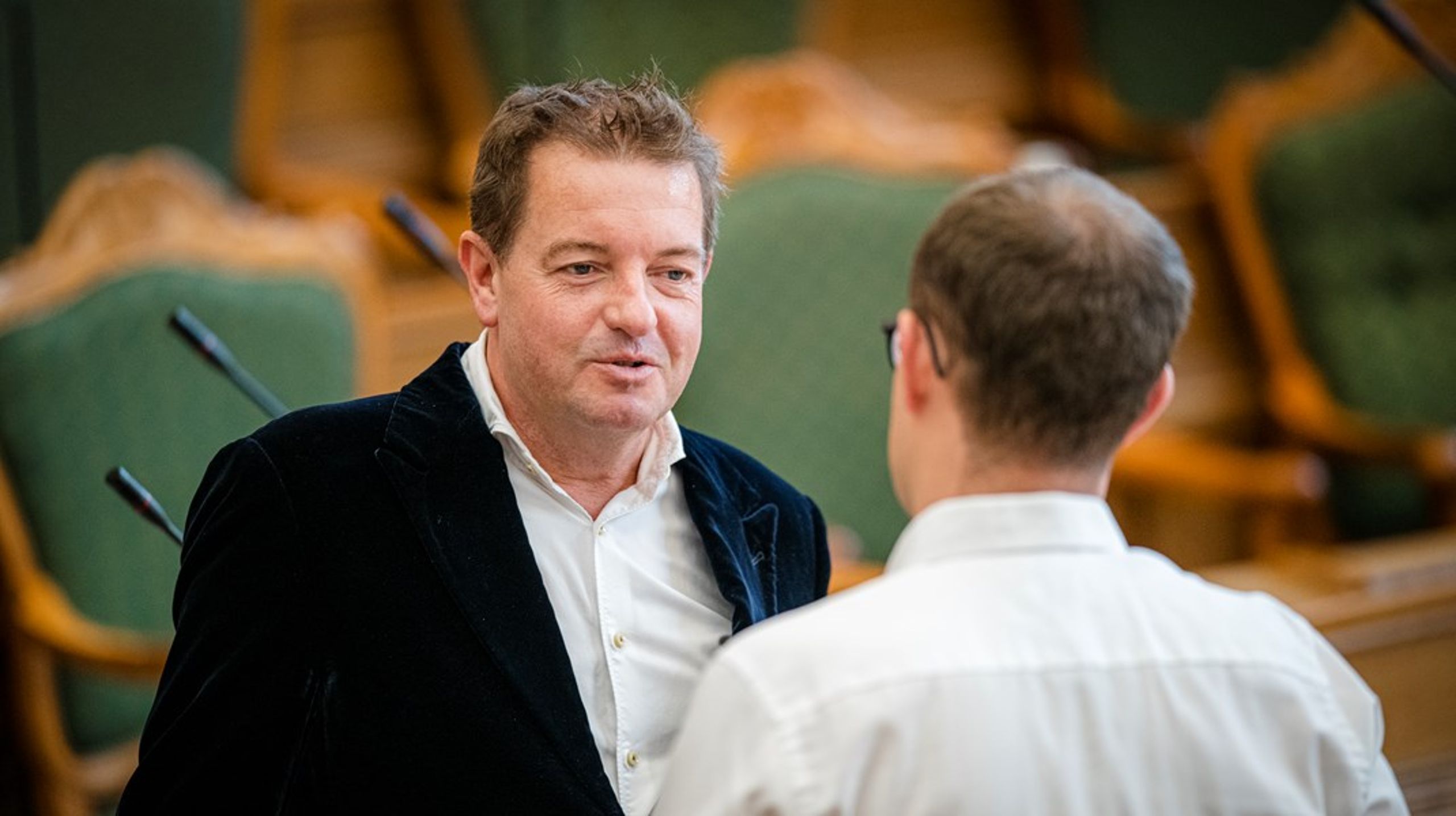 "Kristendemokraternes eneste folketingsmedlem, Jens Rohde, angreb under debatten Venstre for at være i lommen på DF og Nye Borgerliges udlændingepolitik. KD ligger og skulper på spærregrænsen, så hvis partiet er på vej over mod regeringssiden, kan det få en reel betydning," skriver Altingets politiske kommentator Erik Holstein.