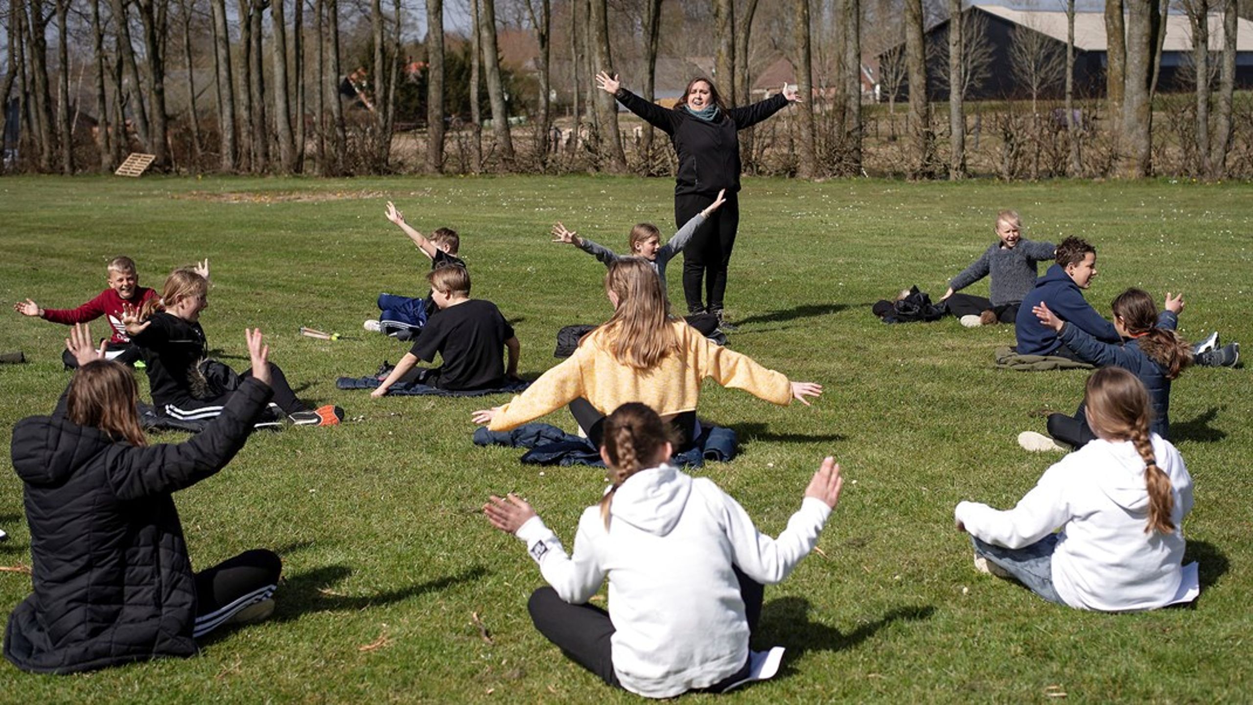 Det er i den åbne skole, at alle elever kan få øget kendskab til arbejdsmarkedet og de mange uddannelsesmuligheder, som venter eleverne på den anden side af skoledøren, skriver&nbsp;Peter Mark Lundberg, Claus Rosenkrands Olsen og Charlotte Bach Thomassen.
