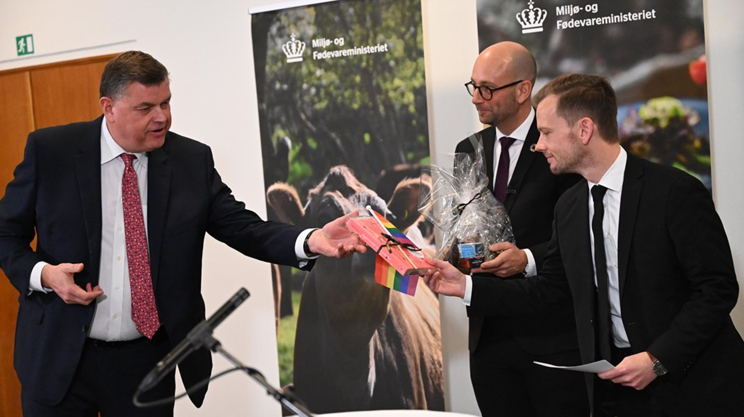 Forhenværende minister Mogens Jensen overdragede Fødevarer-, Landbrug- og Fiskeriministeriet til Rasmus Prehn i november. I denne uge skal hans tidligere kollegaer fra ministeriet afhøres i Minkkommissionen.<br>