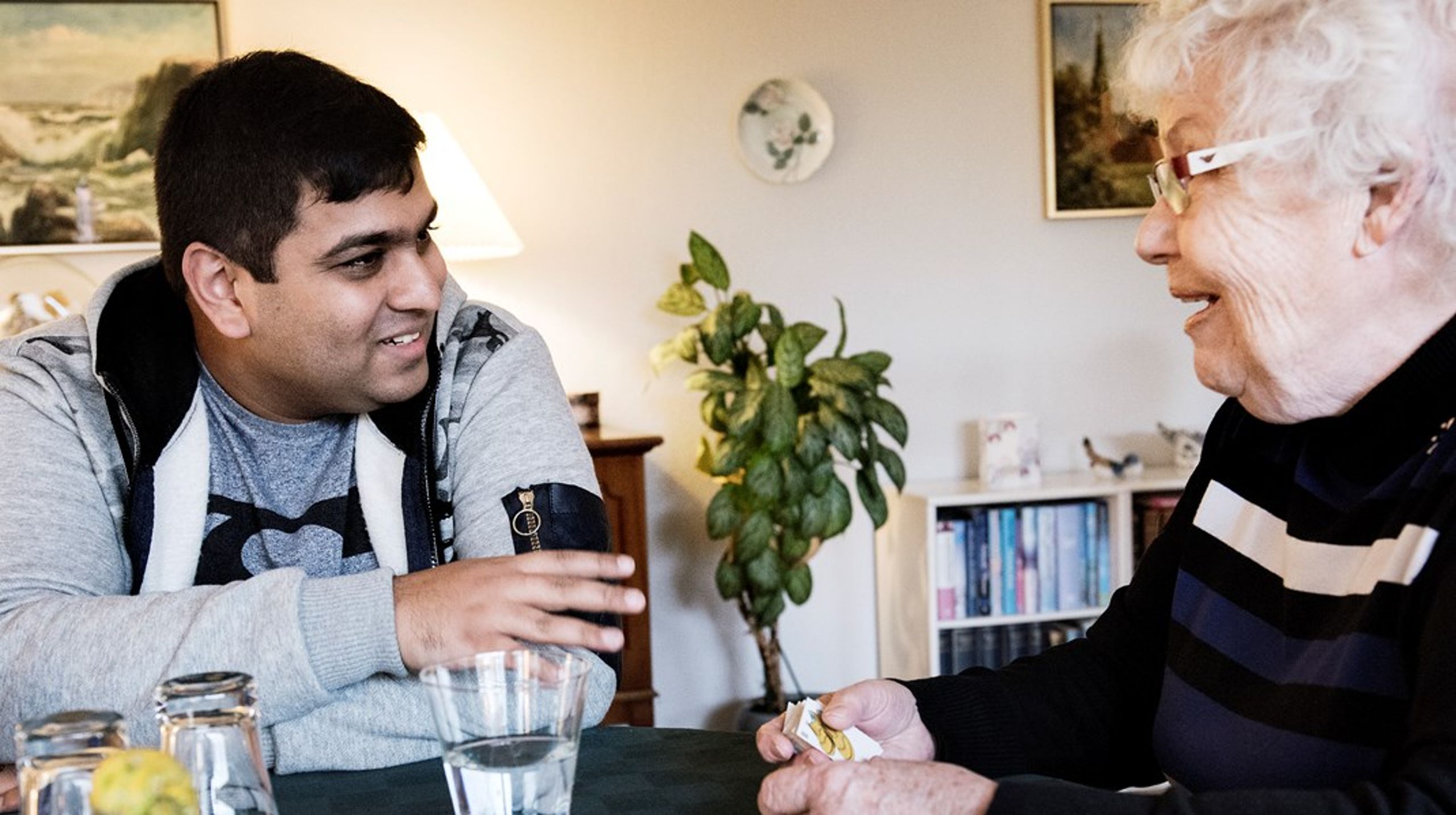 Samarbejdet mellem kommunerne og civilsamfundet er en balancegang, men mere kommunal understøttelse er ikke svaret, skriver Ole Vind (V).