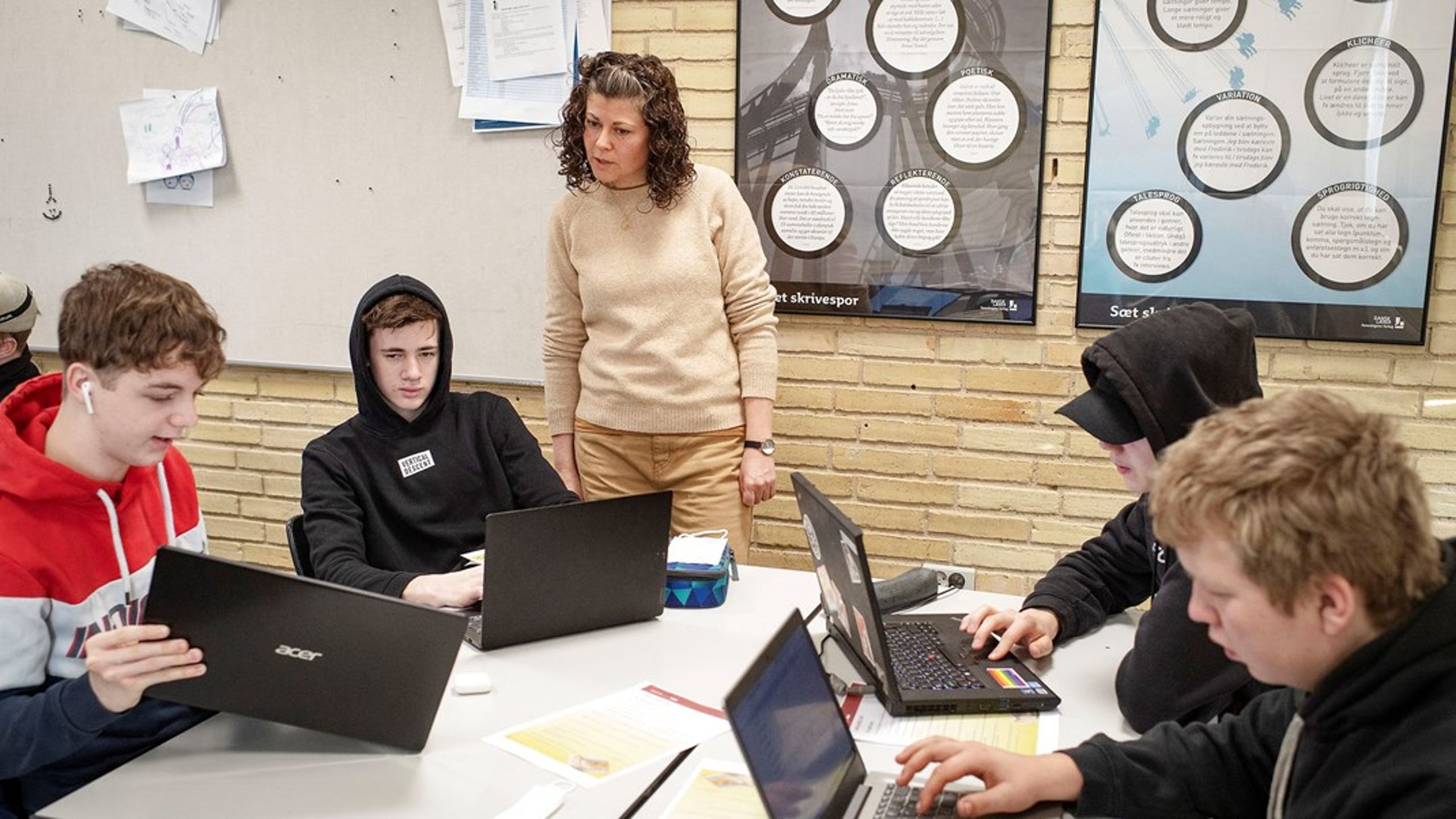 Forskning peger gang på gang på, at både lærere og pædagoger spiller en stor rolle, især for de børn, der har brug for lidt mere hjælp. Derfor skal disse uddannelser prioriteres, skriver&nbsp;Mette Fjord Sørensen.