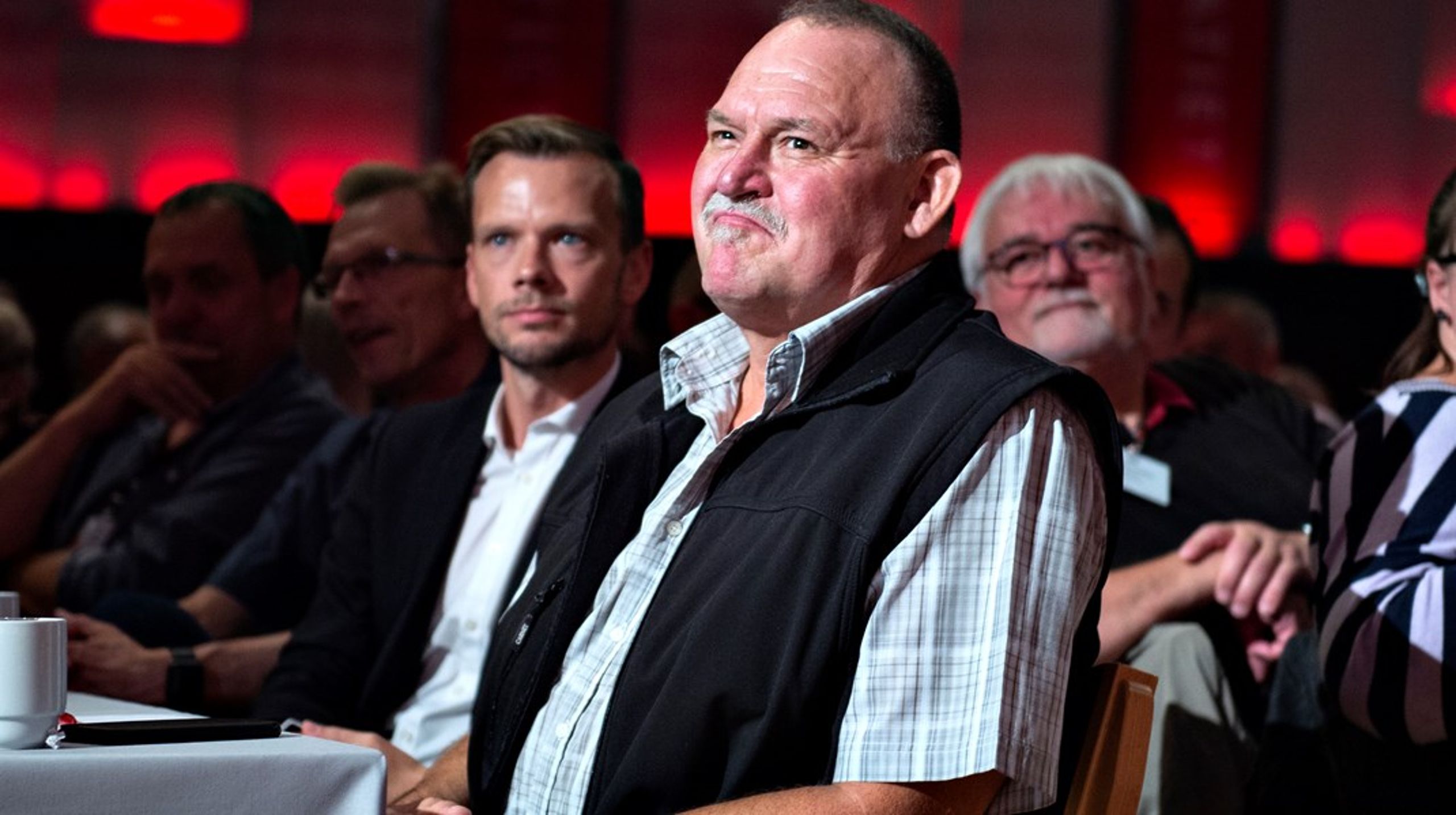 En milliardbesparelse på den kommunale beskæftigelsesindsats skal skaffe penge til, at nedslidte som Arne&nbsp;Juhl&nbsp;kan få lov til at gå på tidlig pension.