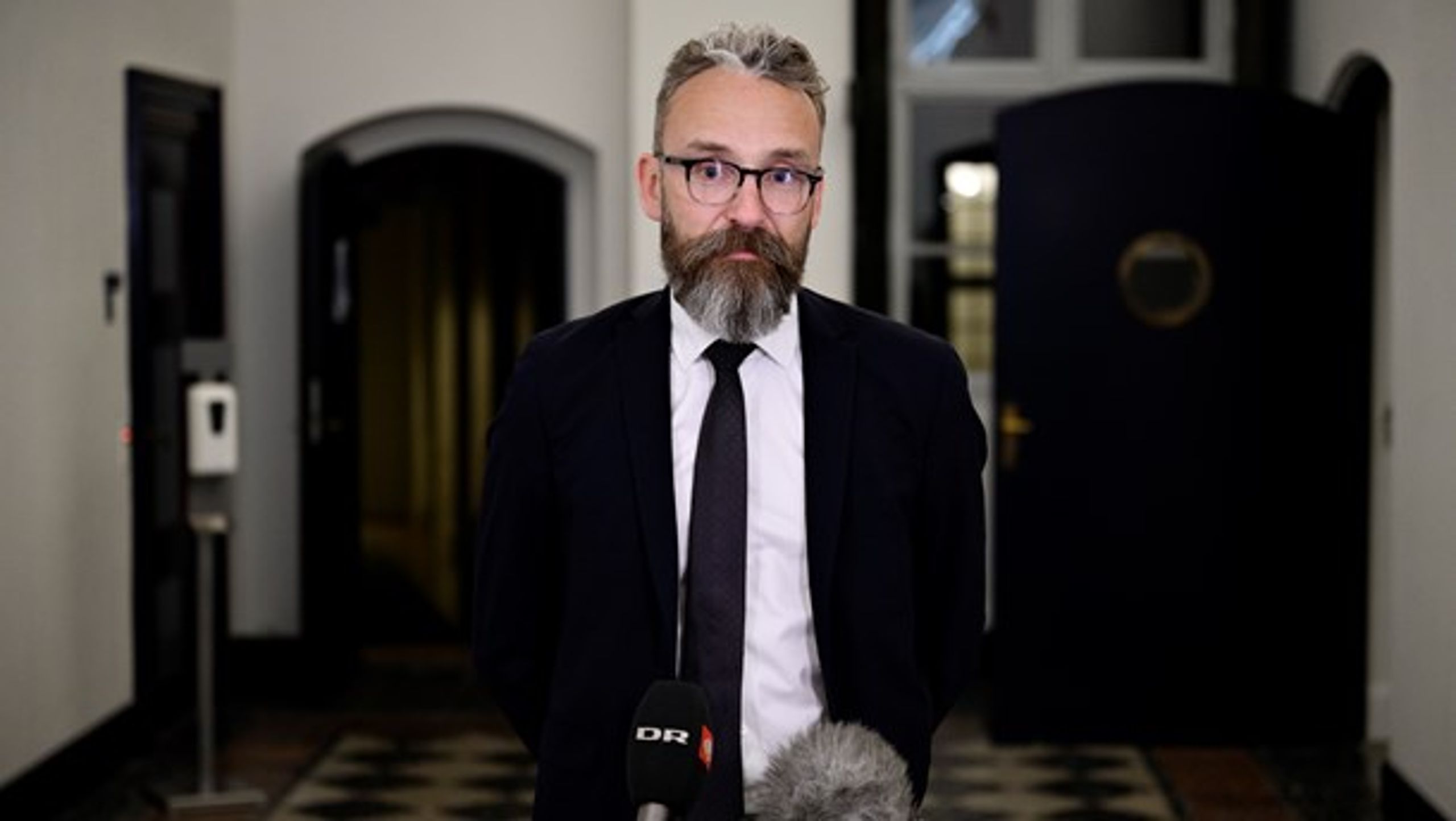 I takt med at&nbsp;Socialdemokratiet i København har tabt terræn, står Enhedslisten til at blive det andet store og magtfulde parti i hovedstaden.&nbsp;Men i stedet for at politisere den trussel og skabe en engagerende valgkamp for københavnerne, nu hvor der virkelig kan være noget på spil, vælger V og LA med Ole Birk Olesen i spidsen at annullere det hele&nbsp;offentligt.