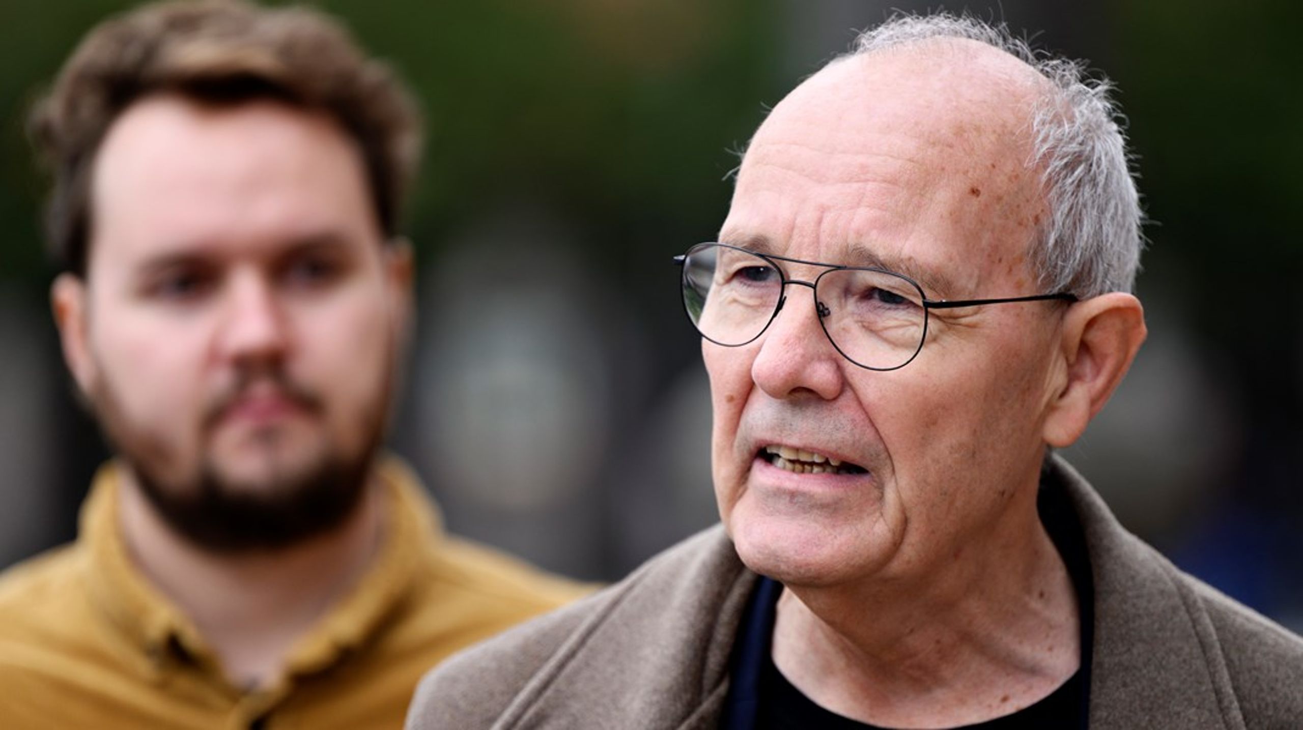 Folketingets Transportudvalg skylder at fremlægge konkrete forslag til, hvorledes biltrafikkens CO2-udledninger bringes til at bidrage med sin relative andel til at nå de 70 procent, skriver Henning Hyllested (EL).